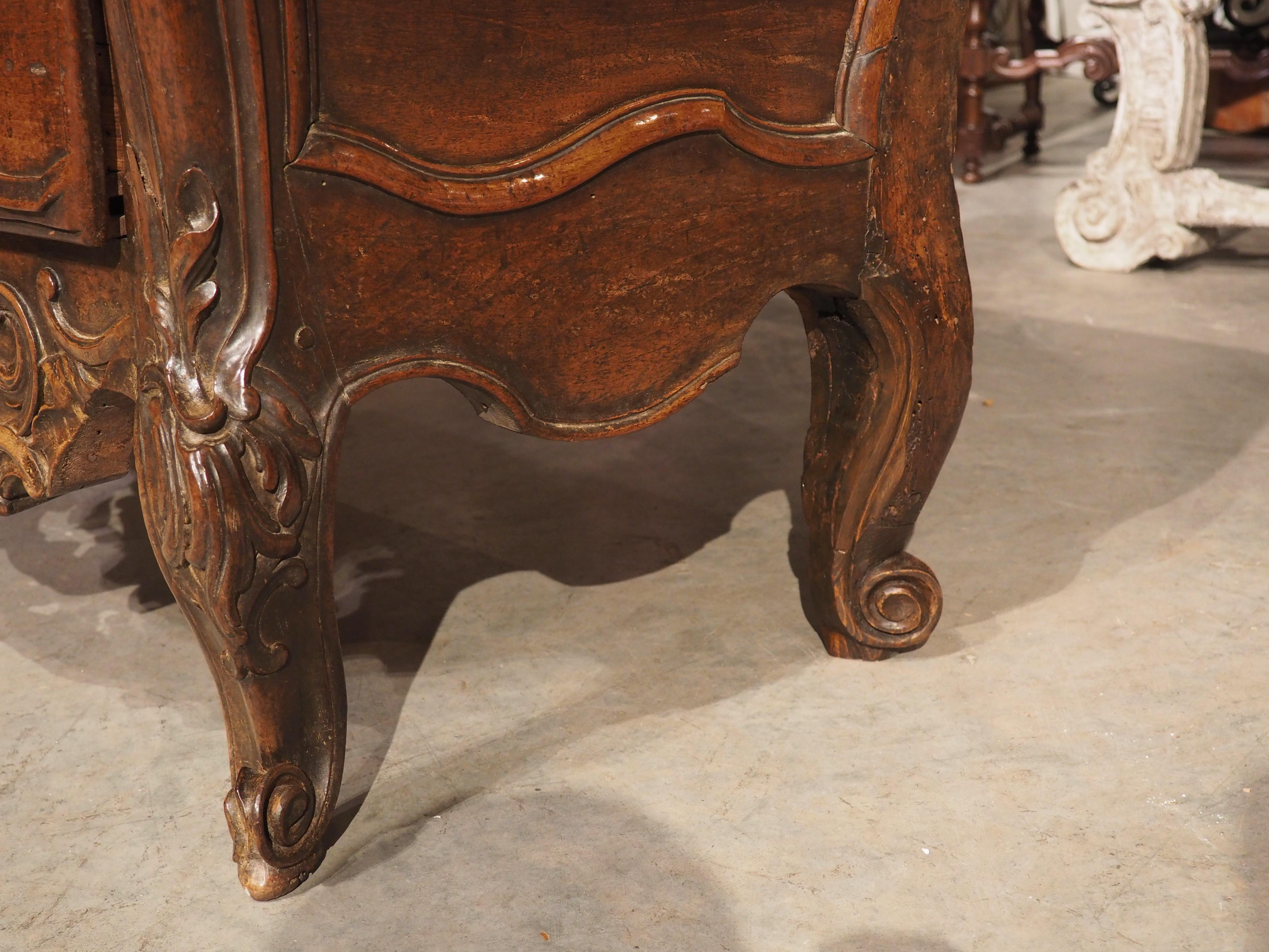 Unusual 18th Century Louis XV Period Walnut Wood Commode from Arles, France For Sale 8