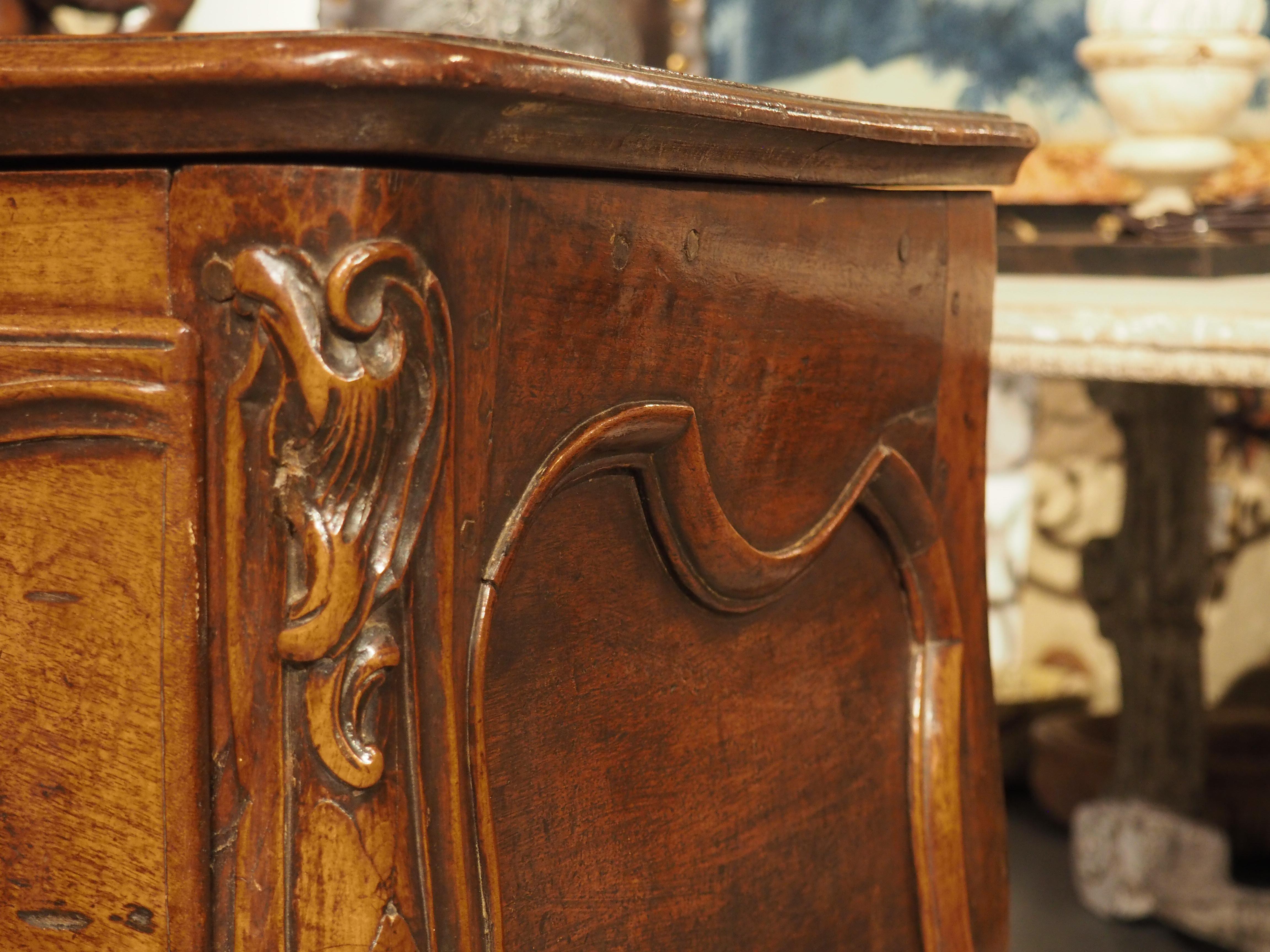 Unusual 18th Century Louis XV Period Walnut Wood Commode from Arles, France For Sale 9