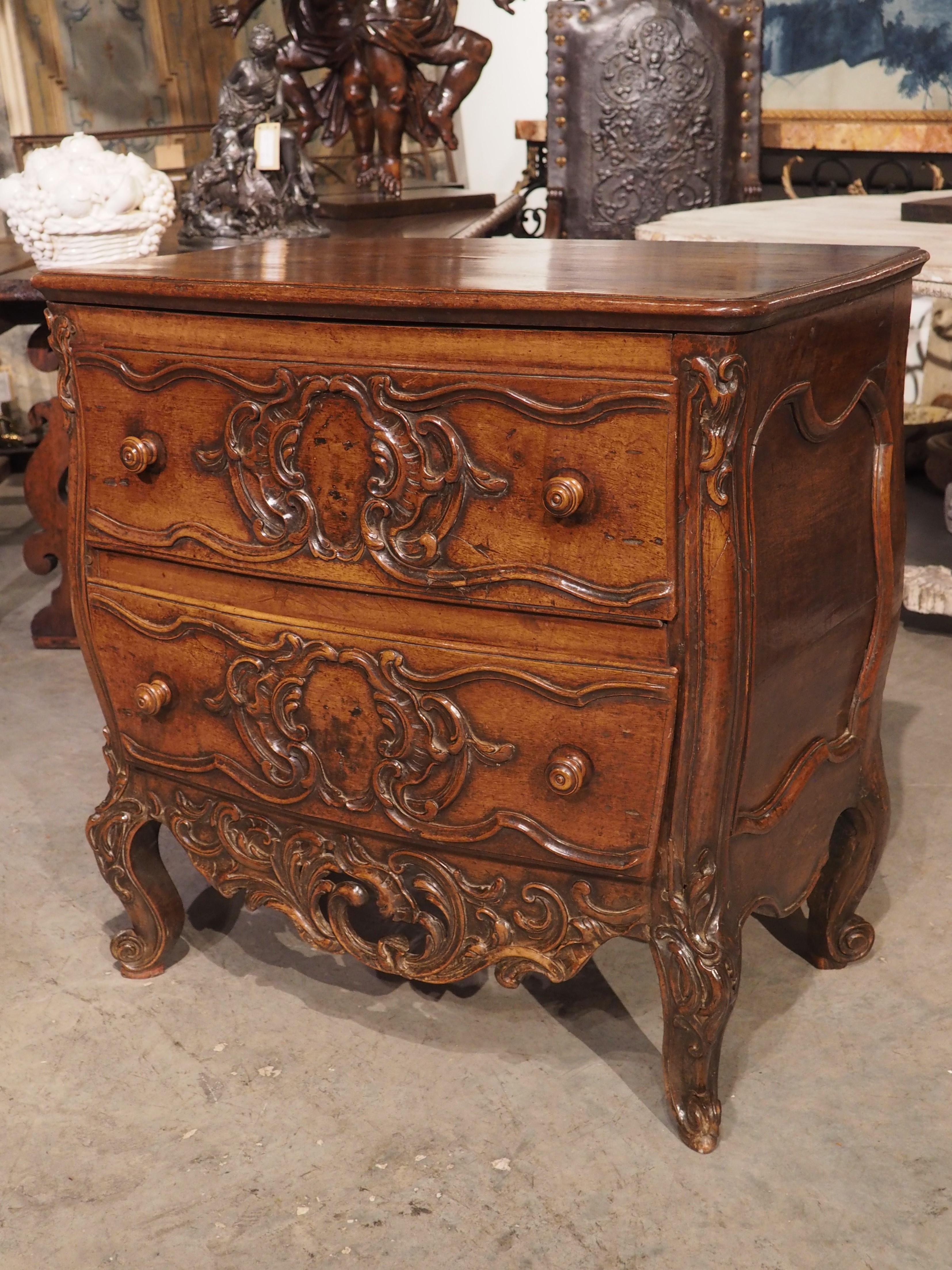 Unusual 18th Century Louis XV Period Walnut Wood Commode from Arles, France For Sale 3