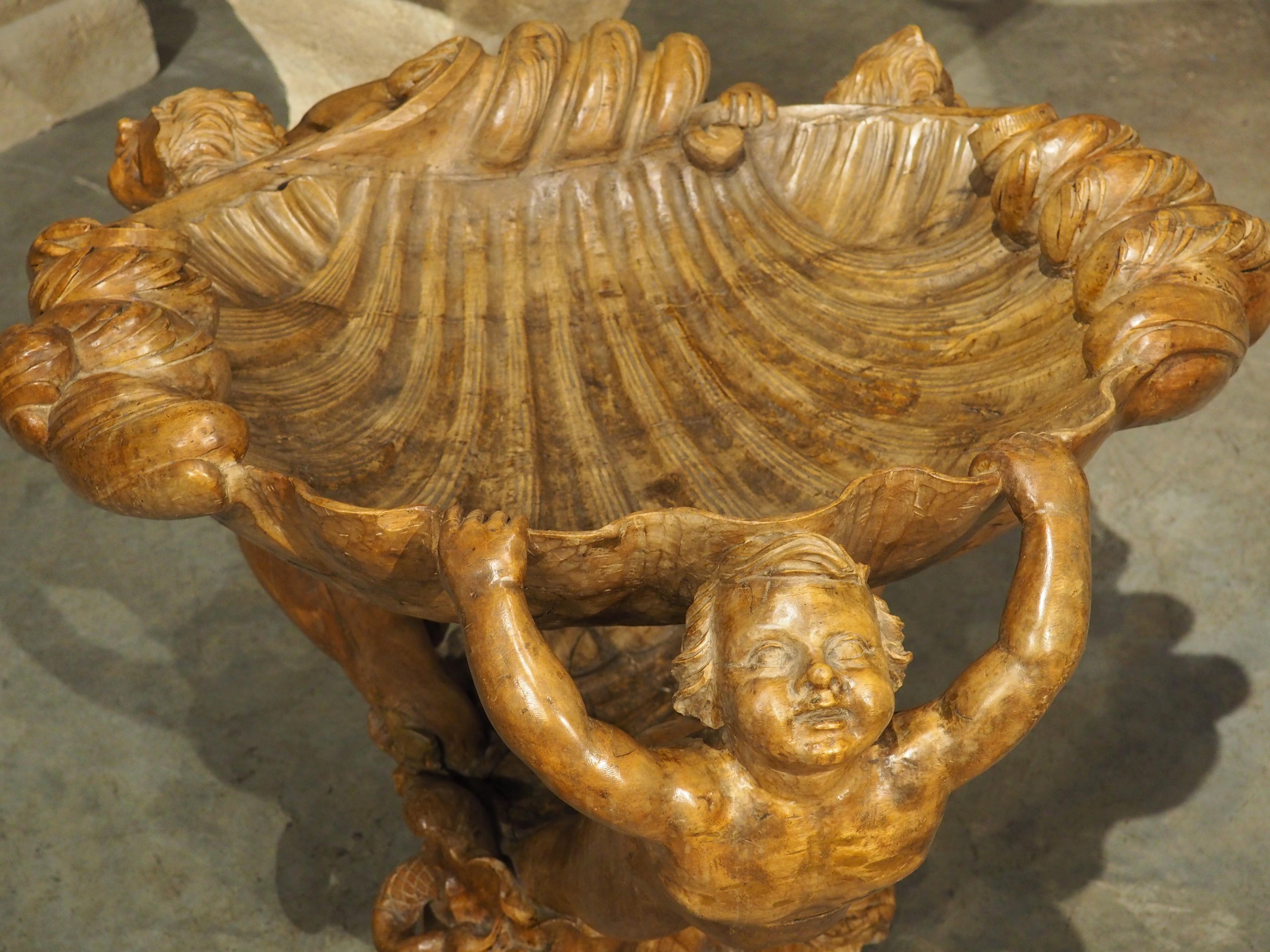 Hand-Carved Unusual 18th Century Venetian Center Piece in Carved Walnut Wood, Circa 1780 For Sale
