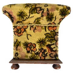 Inhabituel pouf / tabouret en bois et mohair Art déco des années 1930