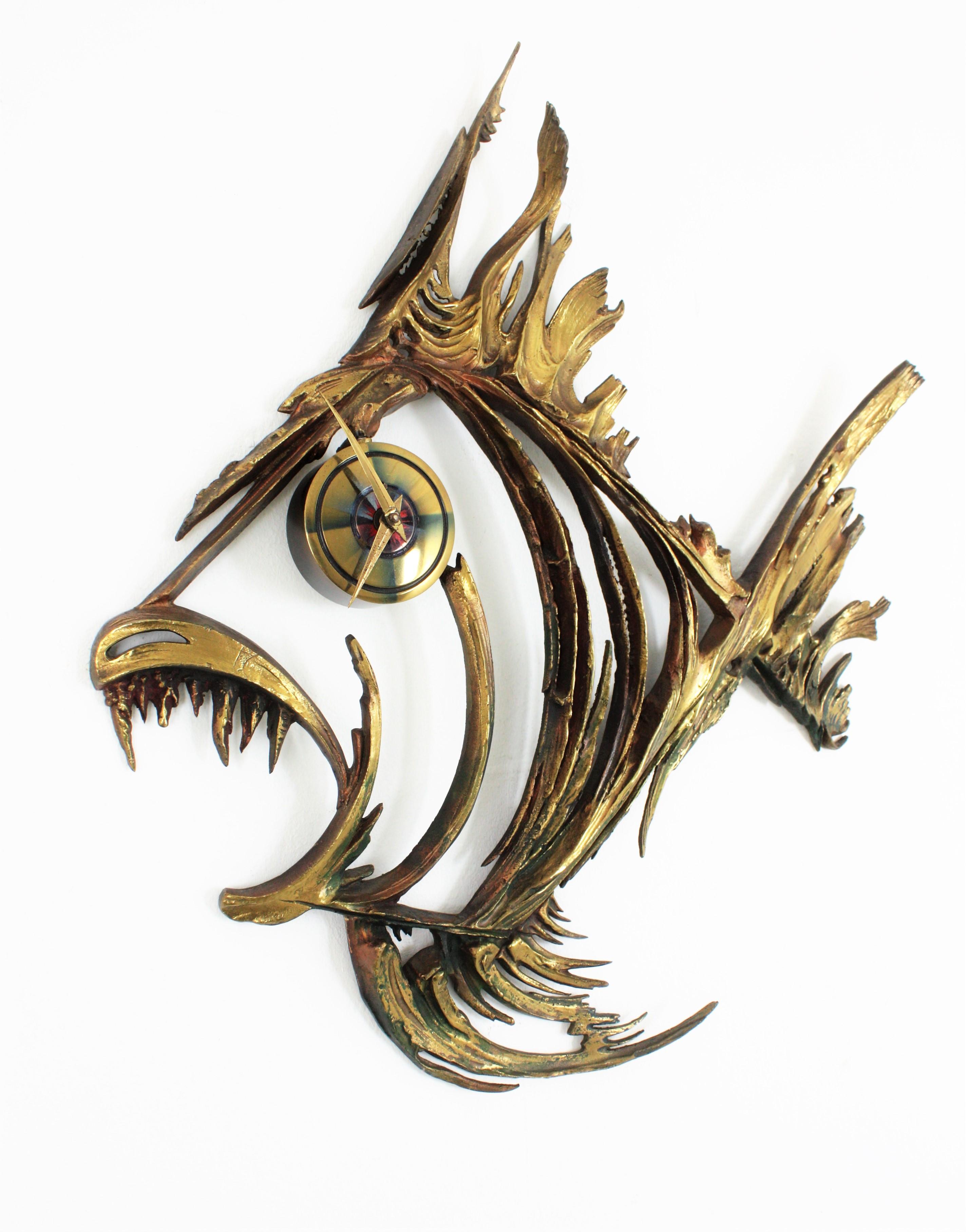 European Brutalist Brass & Bronze Piranha Fish Wall Clock Sculpture, France, 1950s