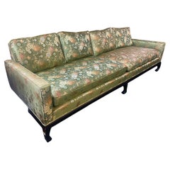 Ungewöhnliches 1960er asiatisches James Mont-Sofa, schwarz lackiert, Seide/Daunen