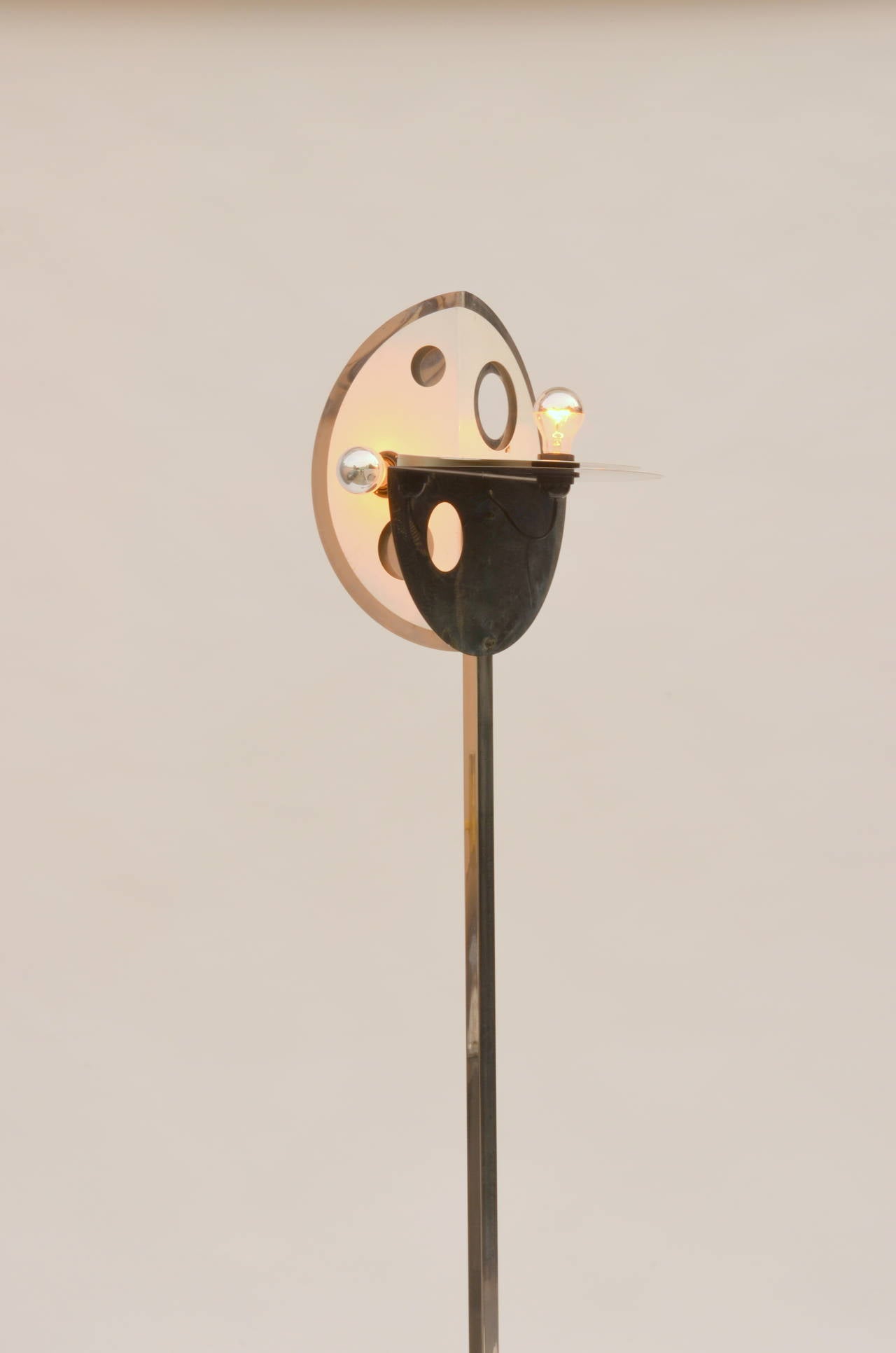 Ungewöhnliche Stehlampe aus den 1970er Jahren im Stil von Yonel Lebovici im Zustand „Gut“ im Angebot in Los Angeles, CA