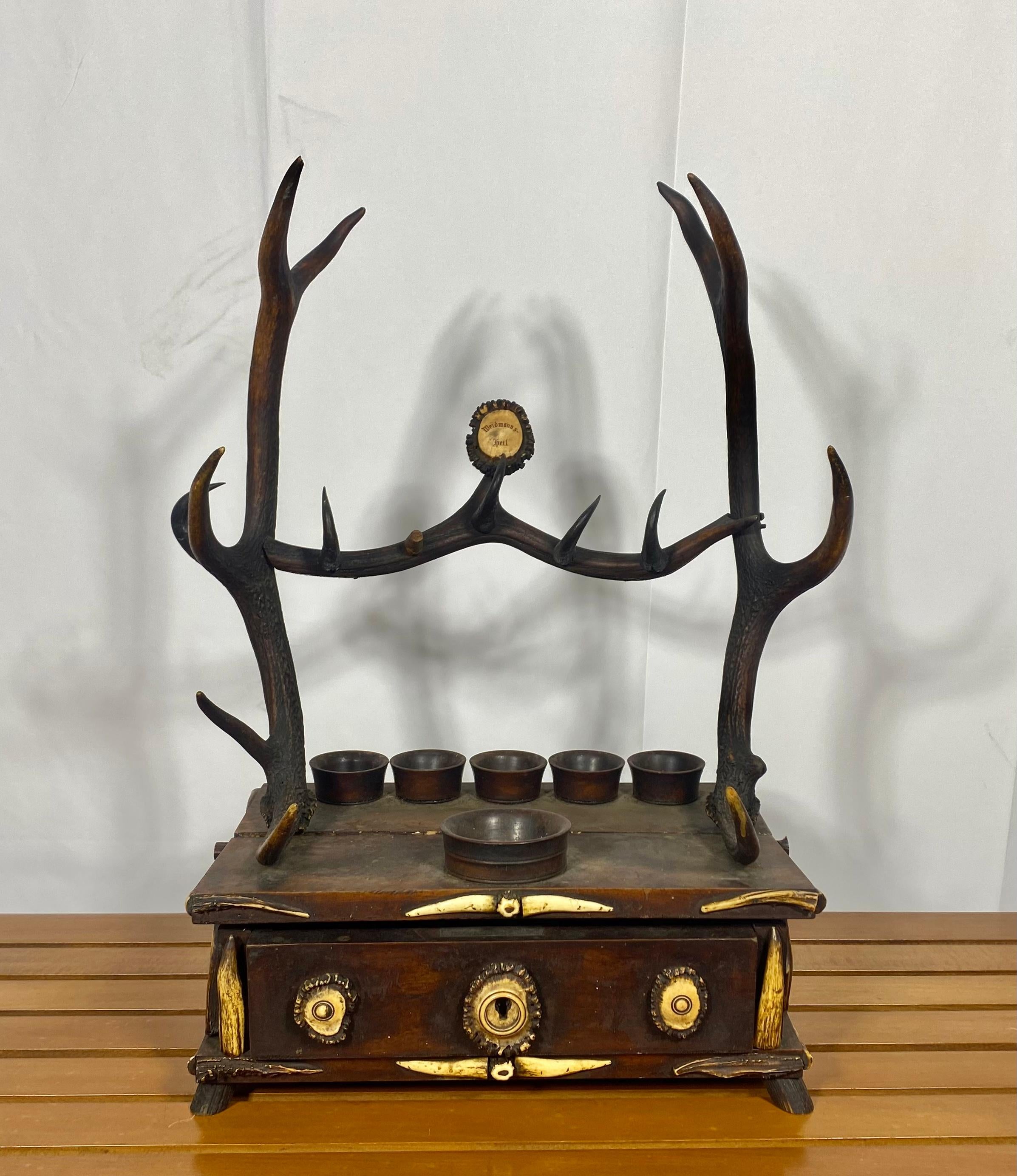 Unusual 19th Century Antler horn / oak German Valet, box . Weidmanns Heil For Sale 4