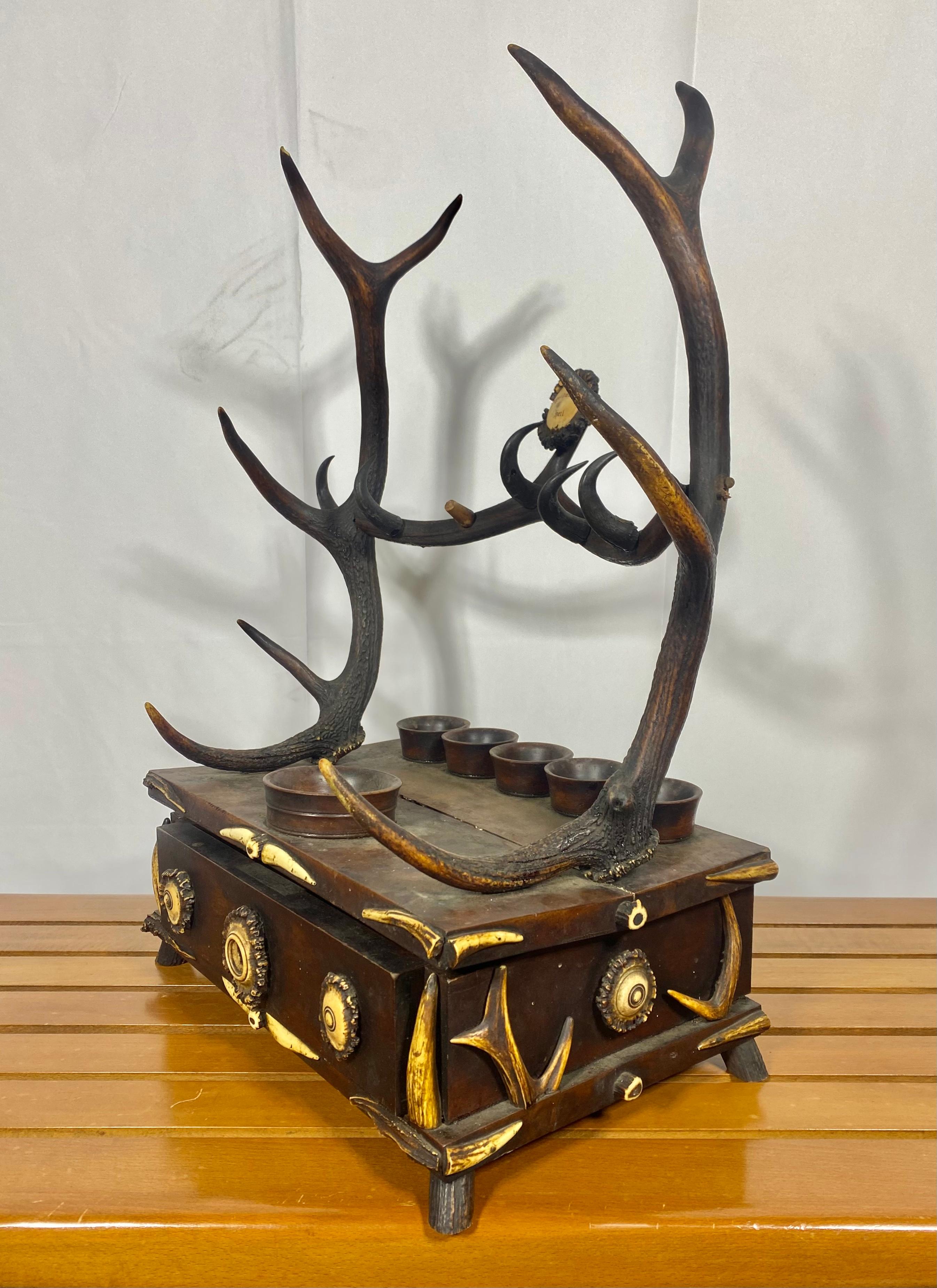 Hand-Crafted Unusual 19th Century Antler horn / oak German Valet, box . Weidmanns Heil For Sale