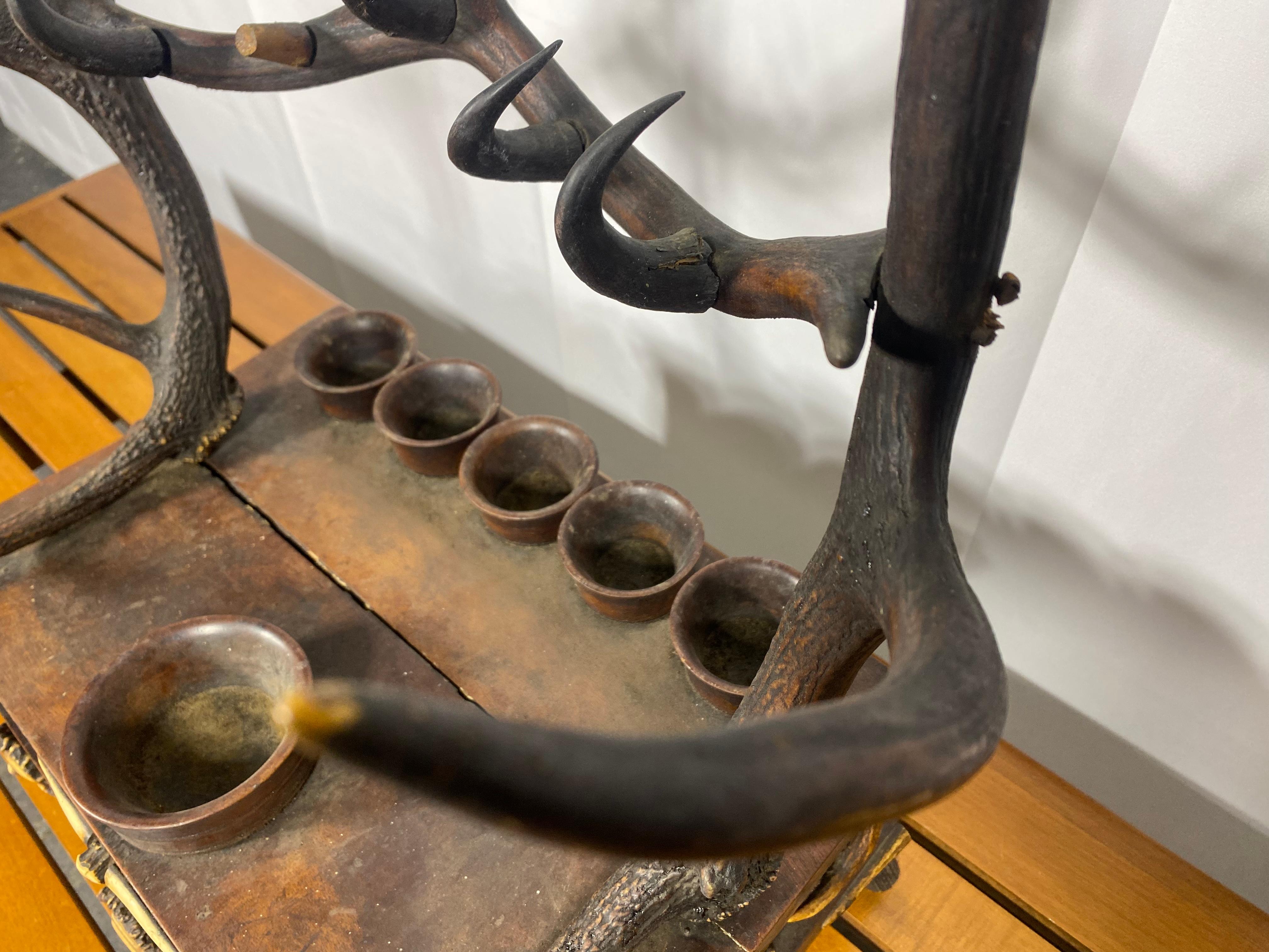 Horn Unusual 19th Century Antler horn / oak German Valet, box . Weidmanns Heil