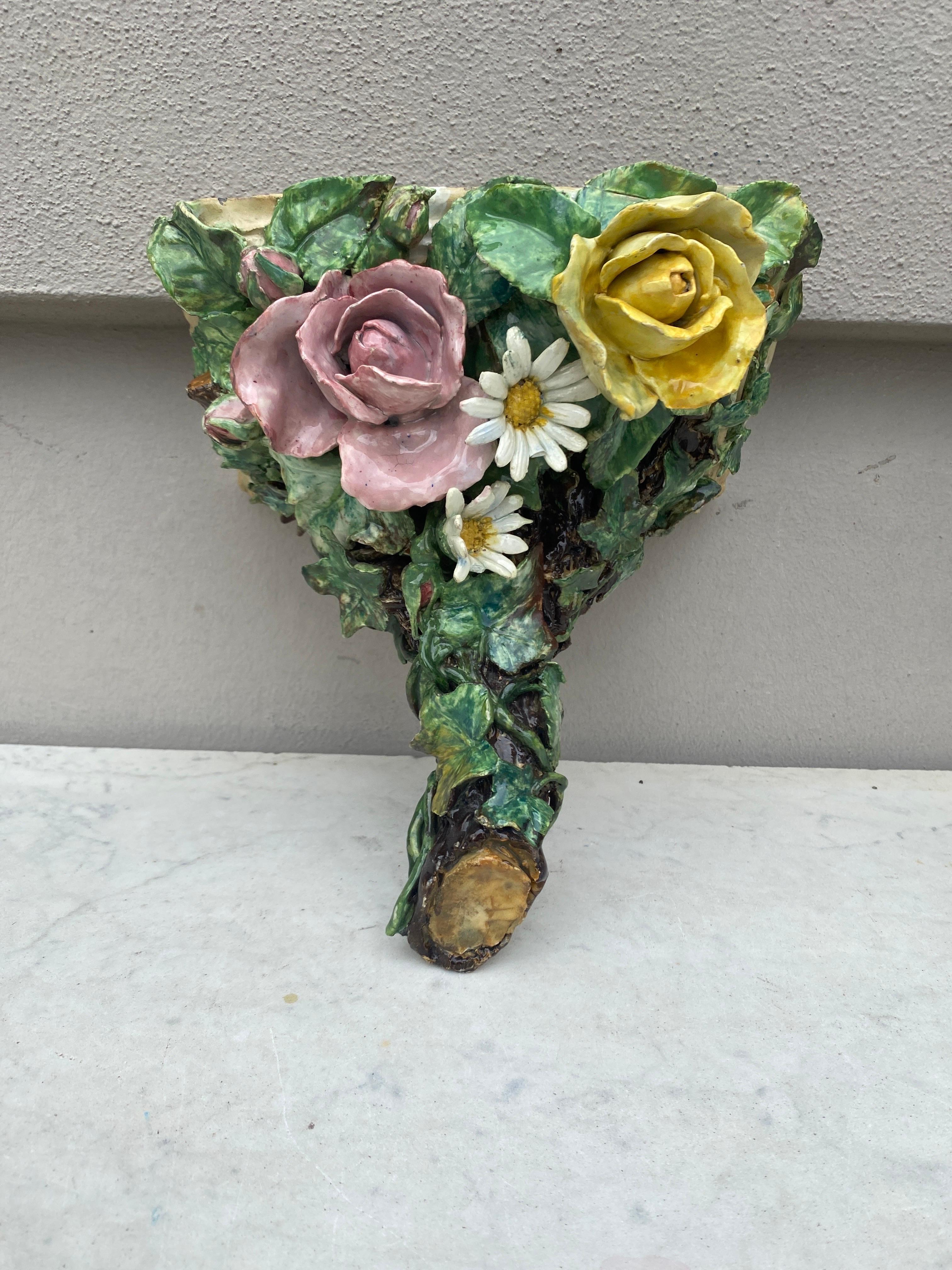 Romantic 19th Century French Majolica Sconce with Roses & Daisies For Sale