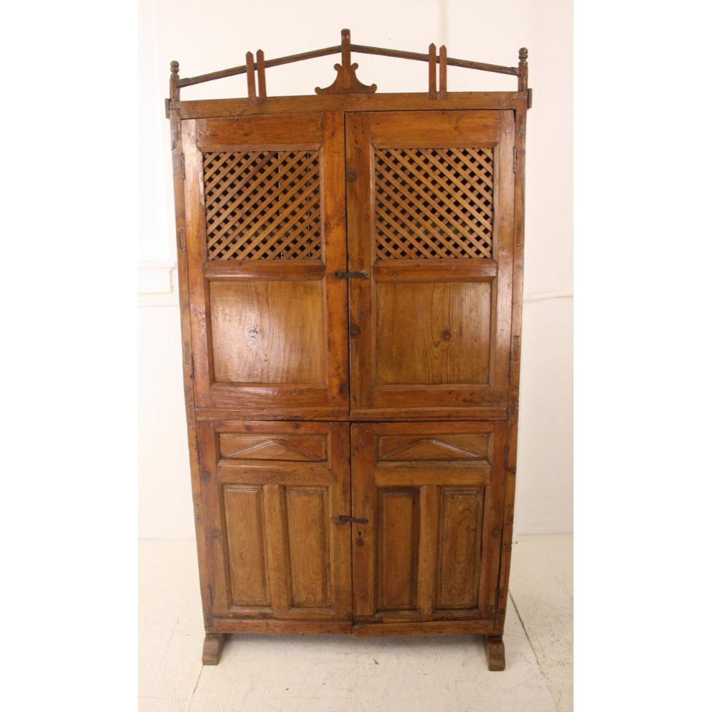Métal Insolite armoire à provisions provinciale française du 19e siècle provenant du Pays basque en vente