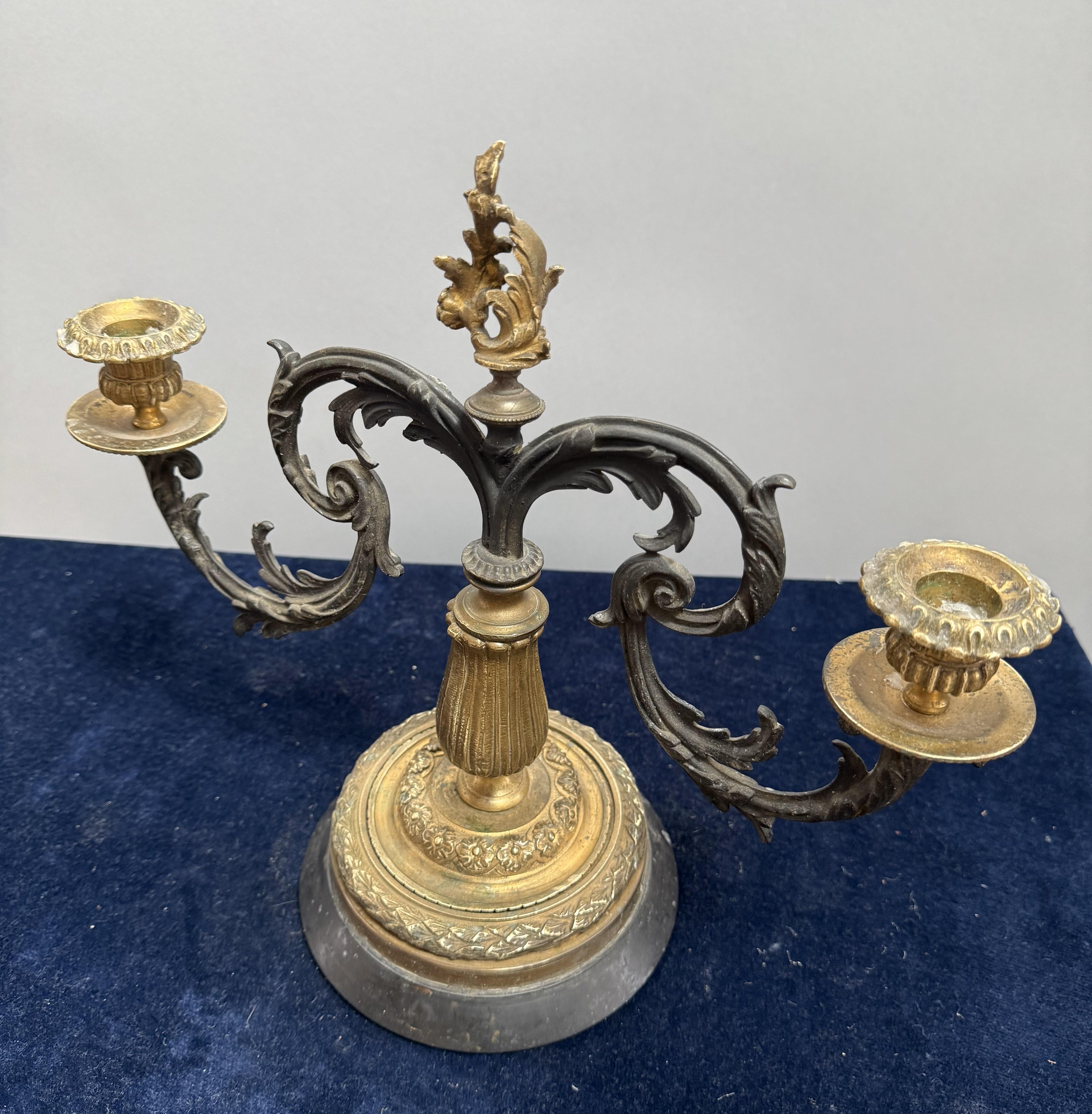 Insolite candélabre à deux lumières de style Louis XV du 19ème siècle en vente 2