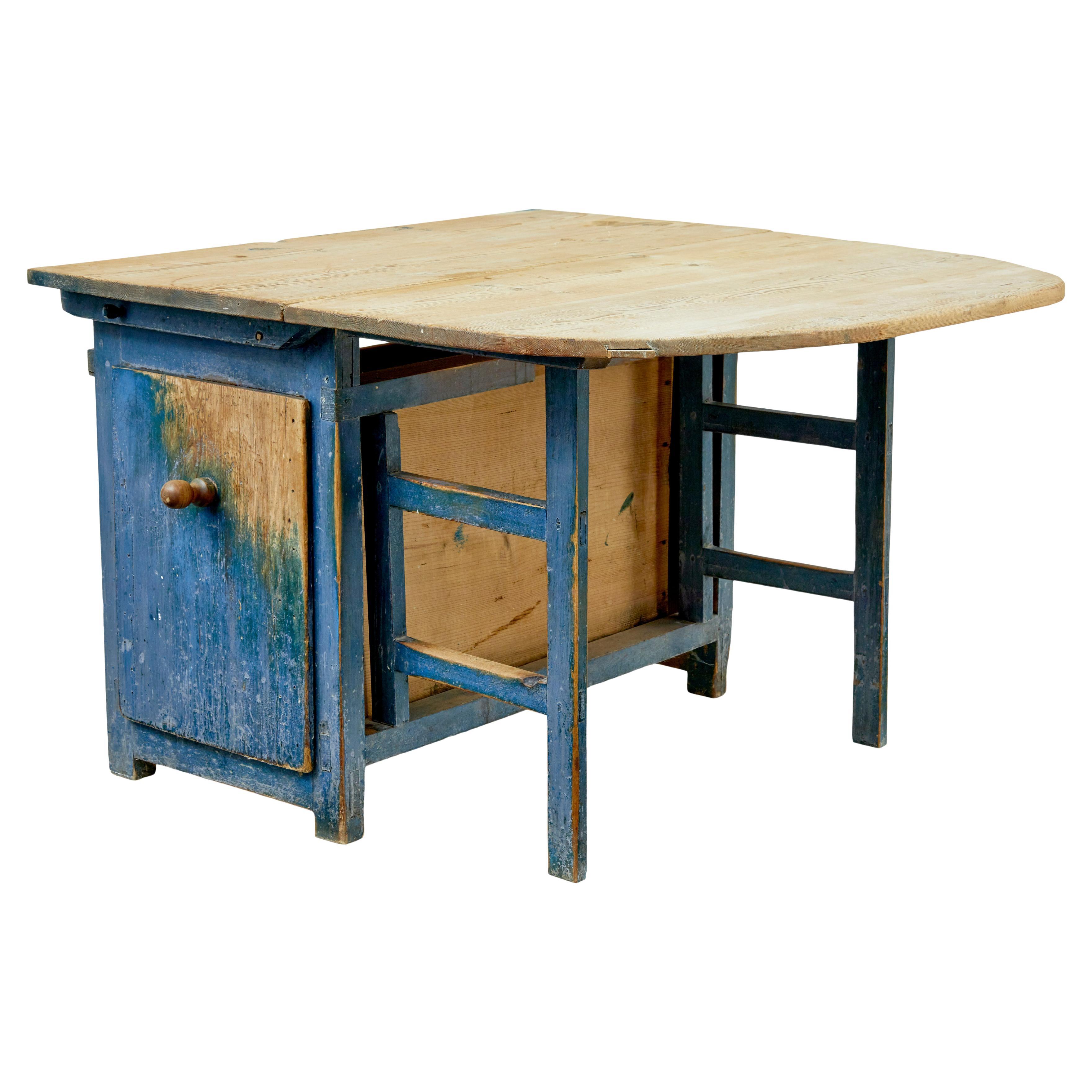 Unusual 19th century Swedish pine drop leaf table For Sale