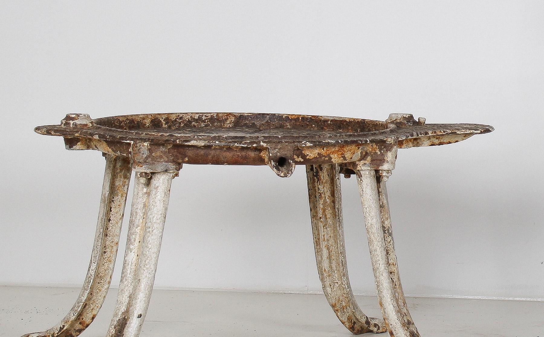 Insolite Table d'appoint en fonte de jardin victorienne du 19ème siècle Pot Stand en vente 7