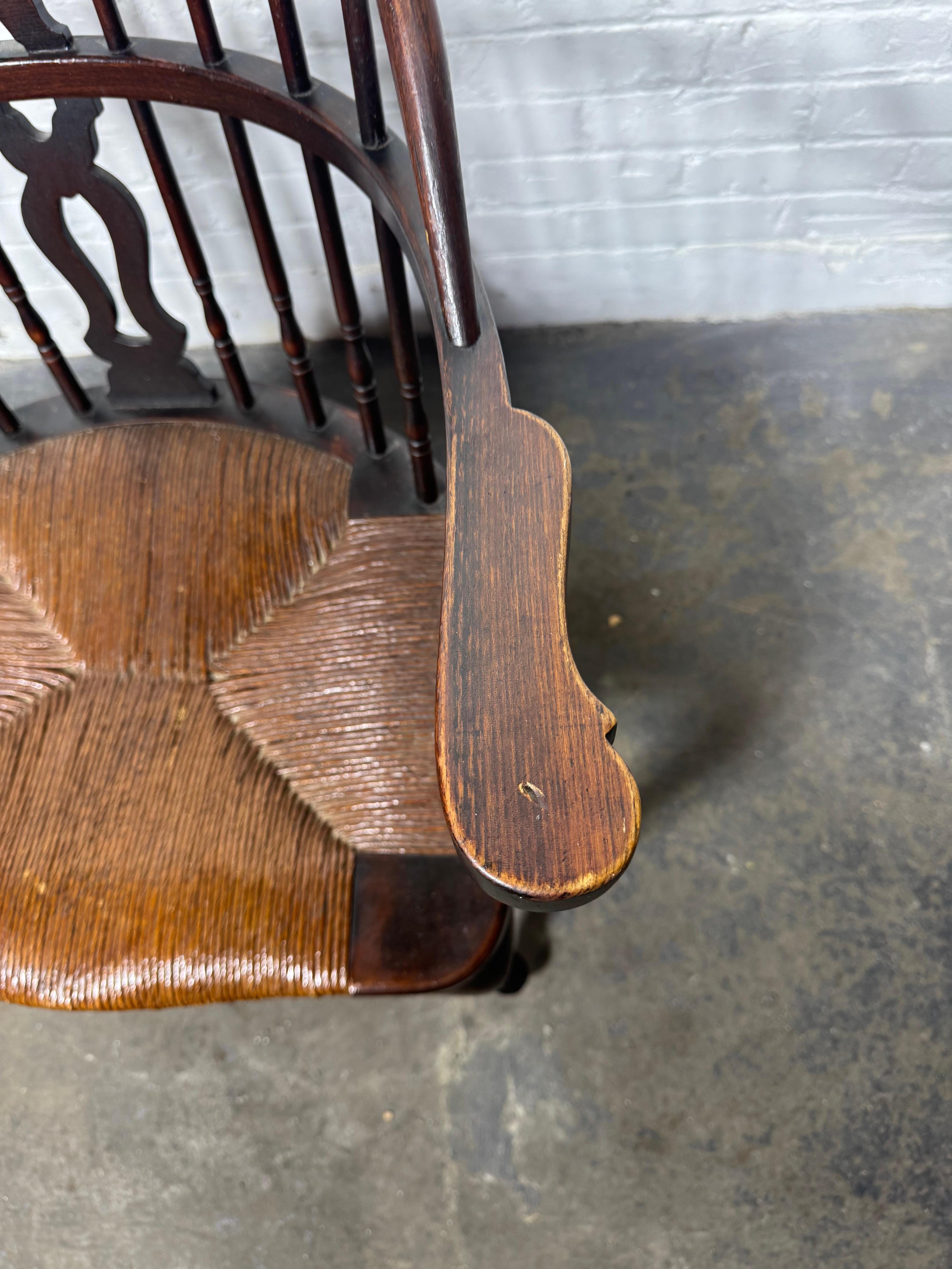 Chaise Windsor du 19ème siècle avec assise en jonc en vente 1