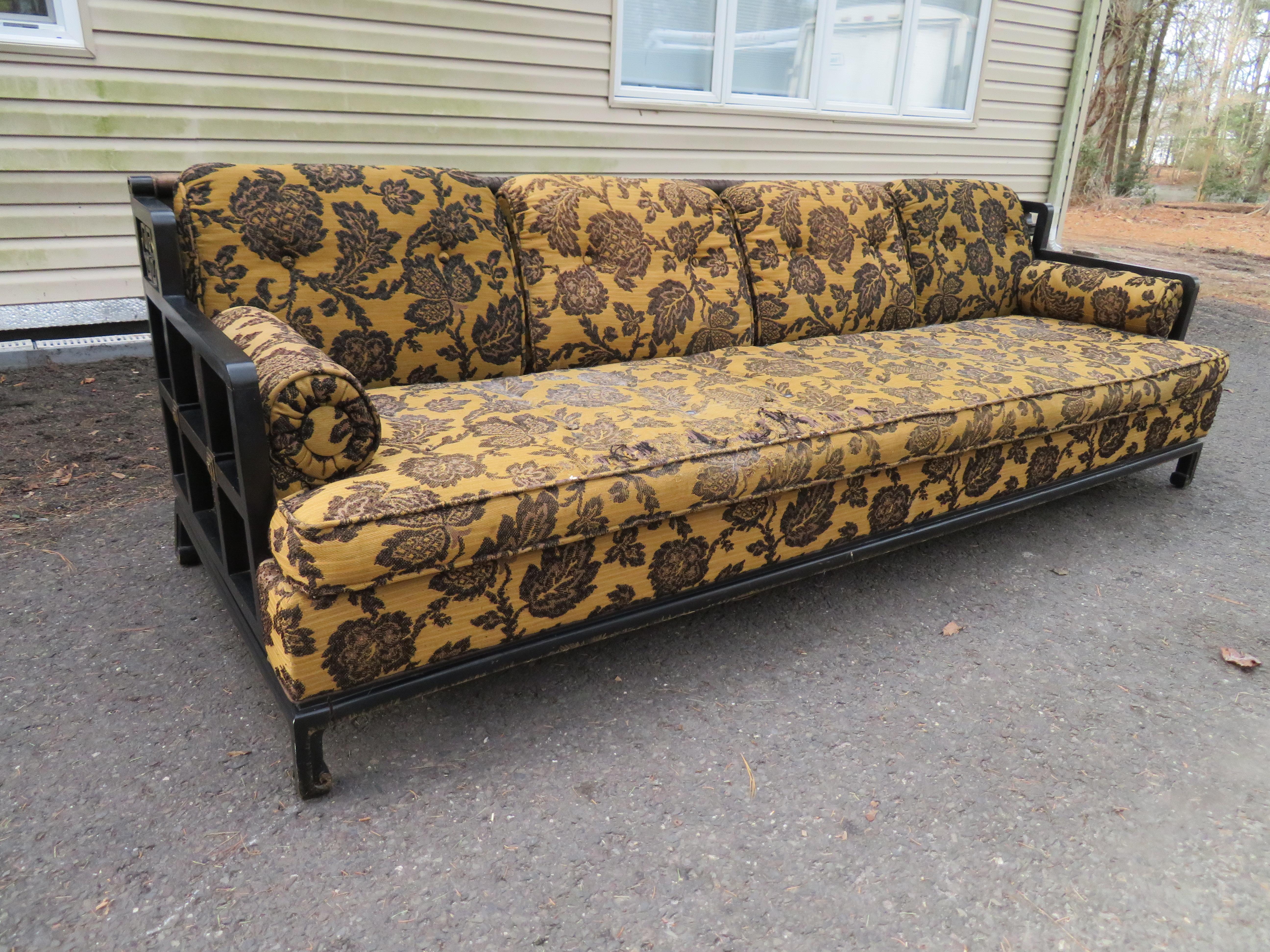 Unusual 1970s Asian James Mont style Black Lacquered Sofa Midcentury Chinoiserie For Sale 4