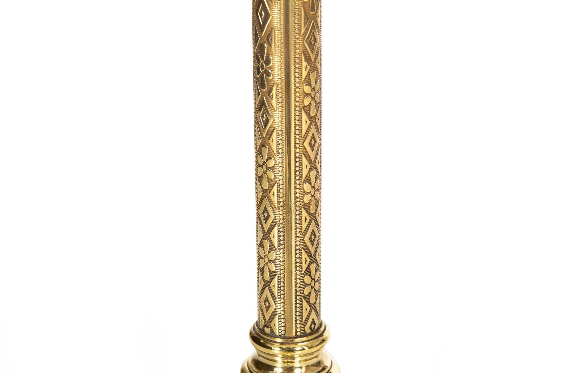 Insolite table d'appoint Aesthetic Movement en laiton antique et carreaux de faïence ca. 1900 en vente 4