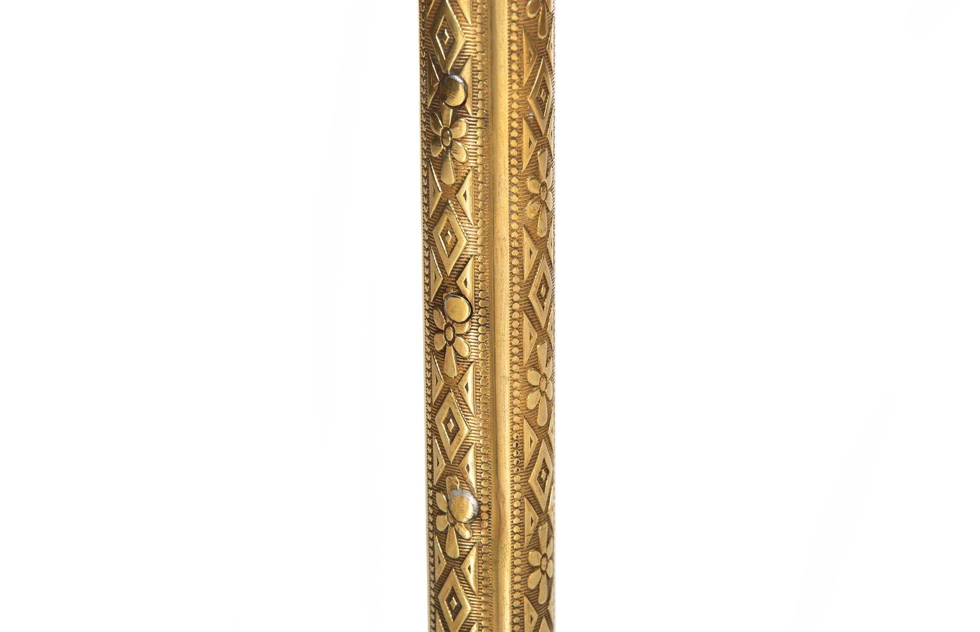 Insolite table d'appoint Aesthetic Movement en laiton antique et carreaux de faïence ca. 1900 en vente 12