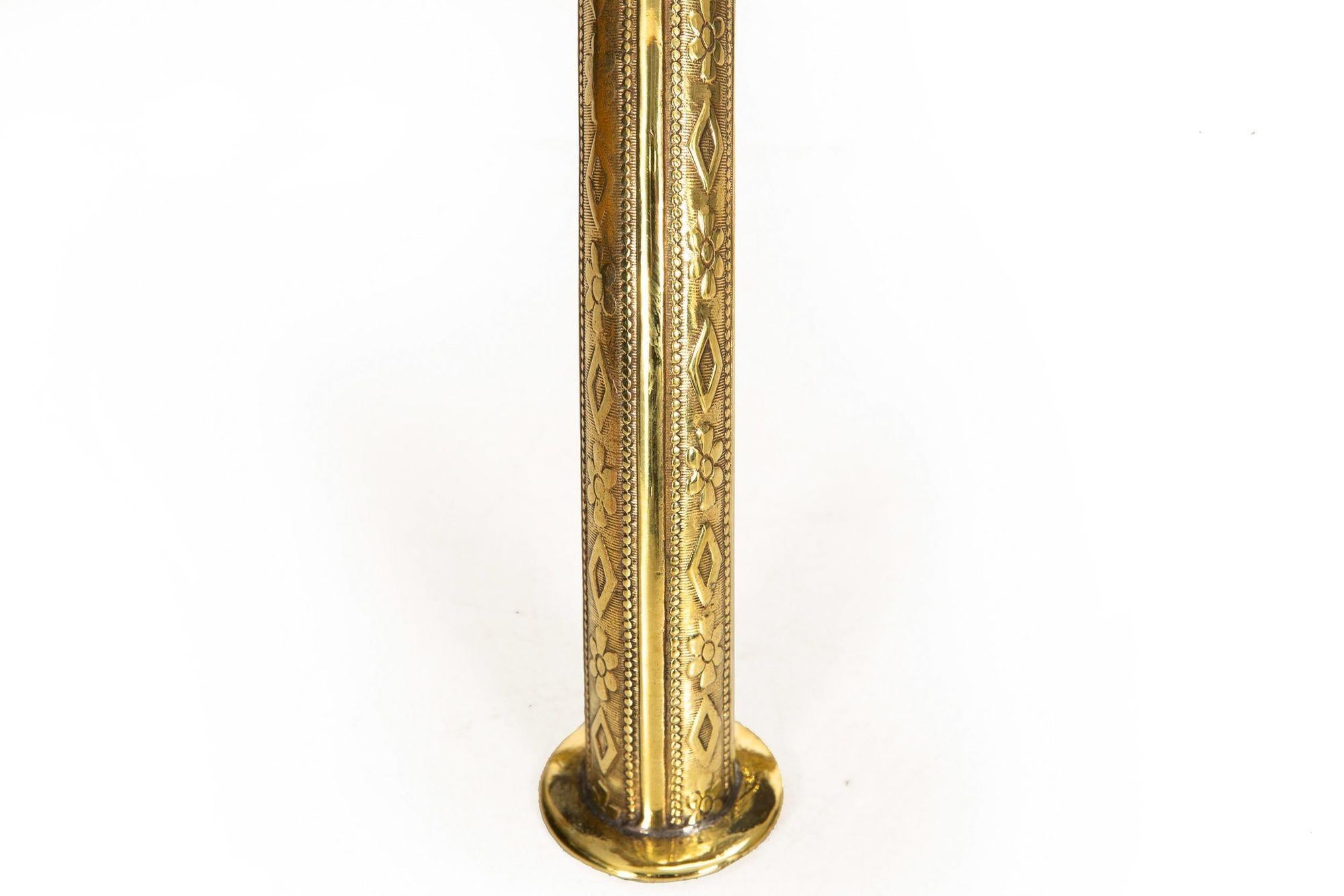 Insolite table d'appoint Aesthetic Movement en laiton antique et carreaux de faïence ca. 1900 en vente 13