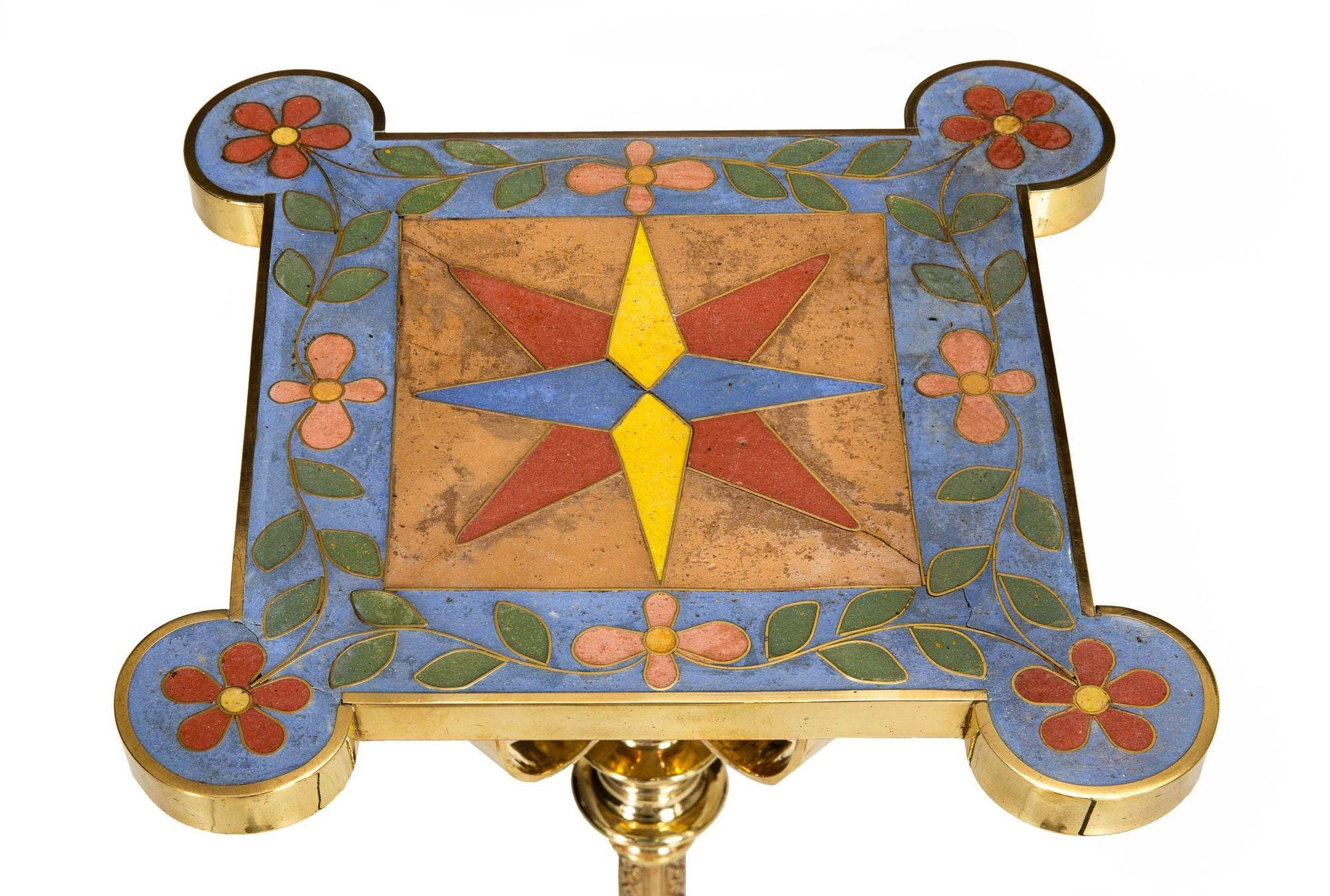 Insolite table d'appoint Aesthetic Movement en laiton antique et carreaux de faïence ca. 1900 État moyen - En vente à Shippensburg, PA