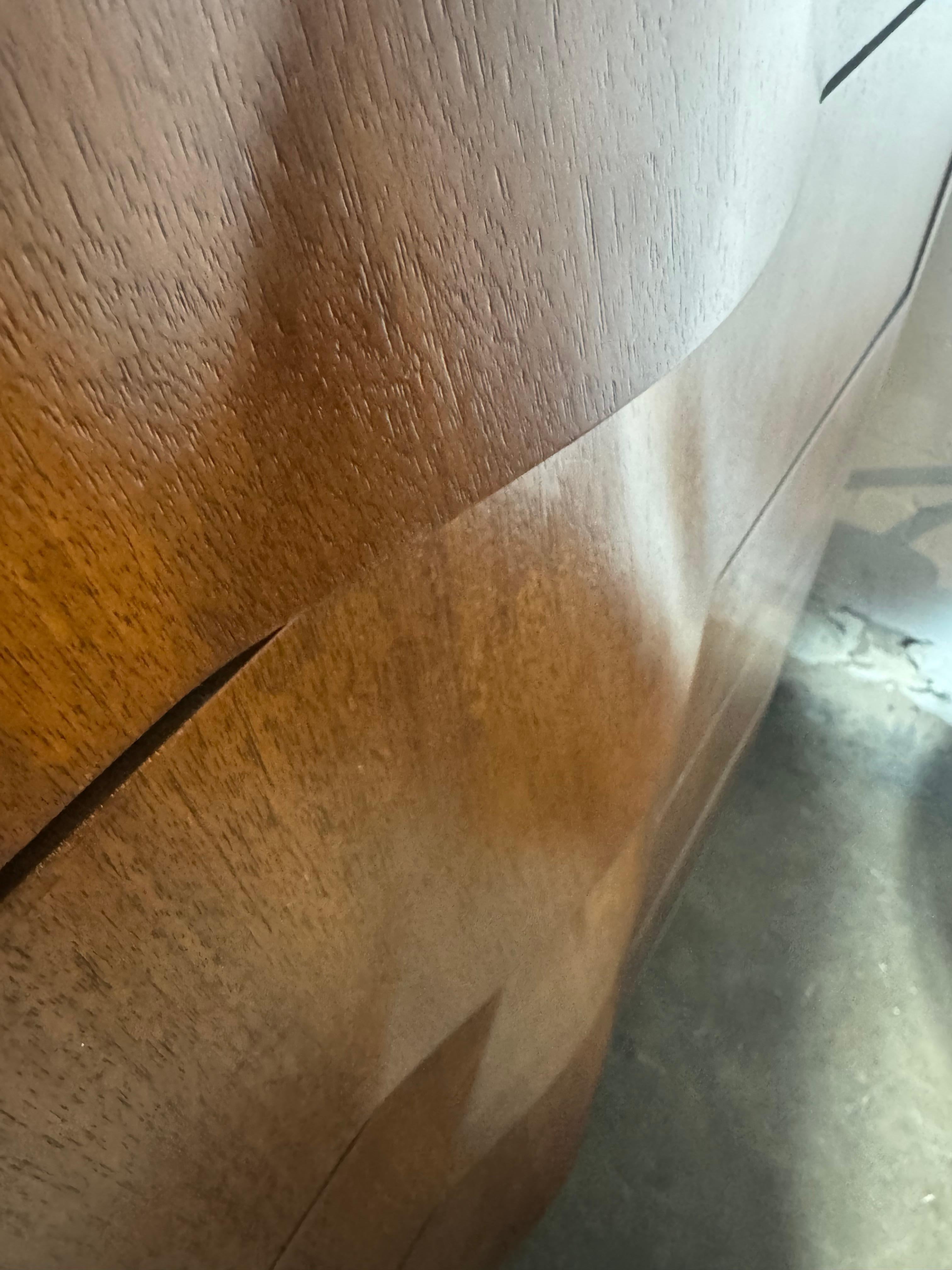 Stampato Insolita cassettiera a 5 cassetti in stile modernista americano / Gio Ponti. cassetti sagomati in vendita