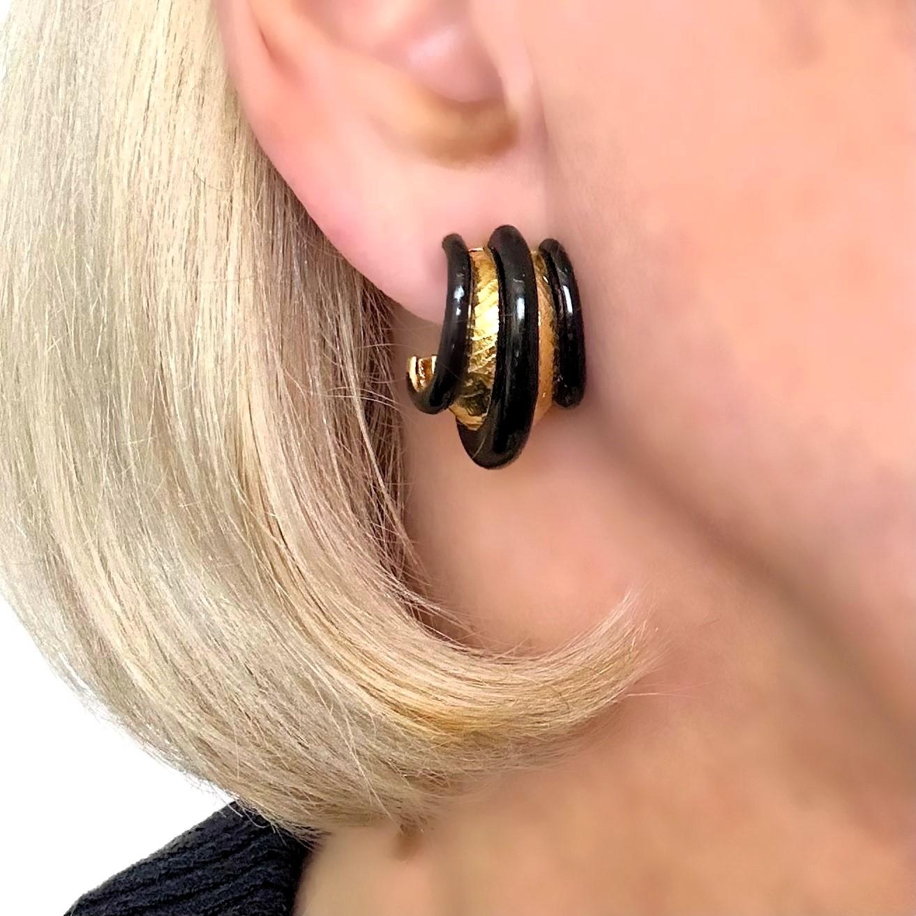 Unusual and Outstanding David Webb 18K Gold and Black Enamel Hoop Earrings For Sale 3