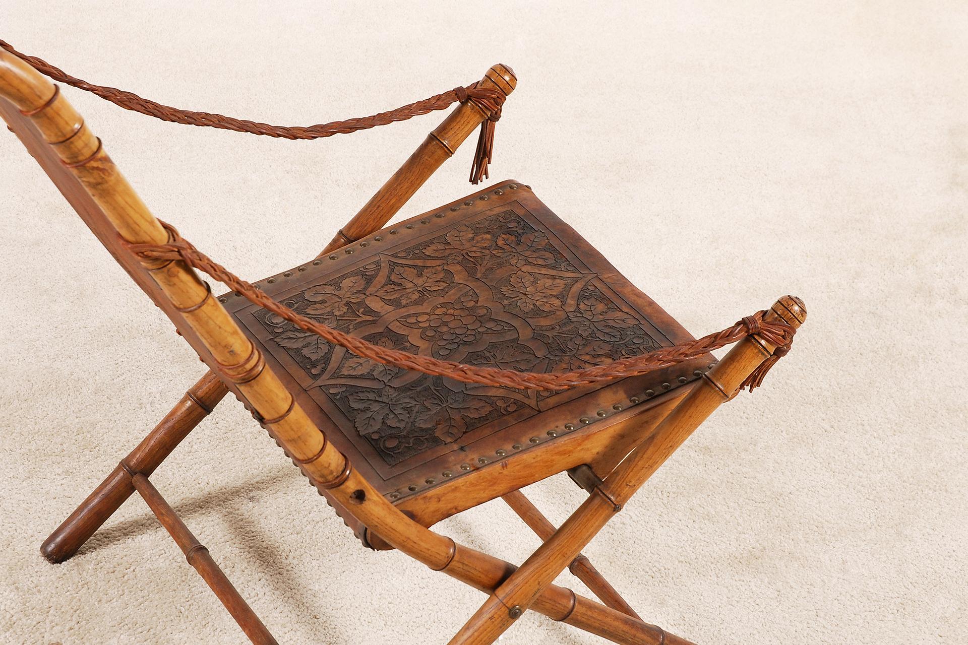 Unusual and Rare Folding Campaign Chair, France, 19th Century In Good Condition In Paris, FR