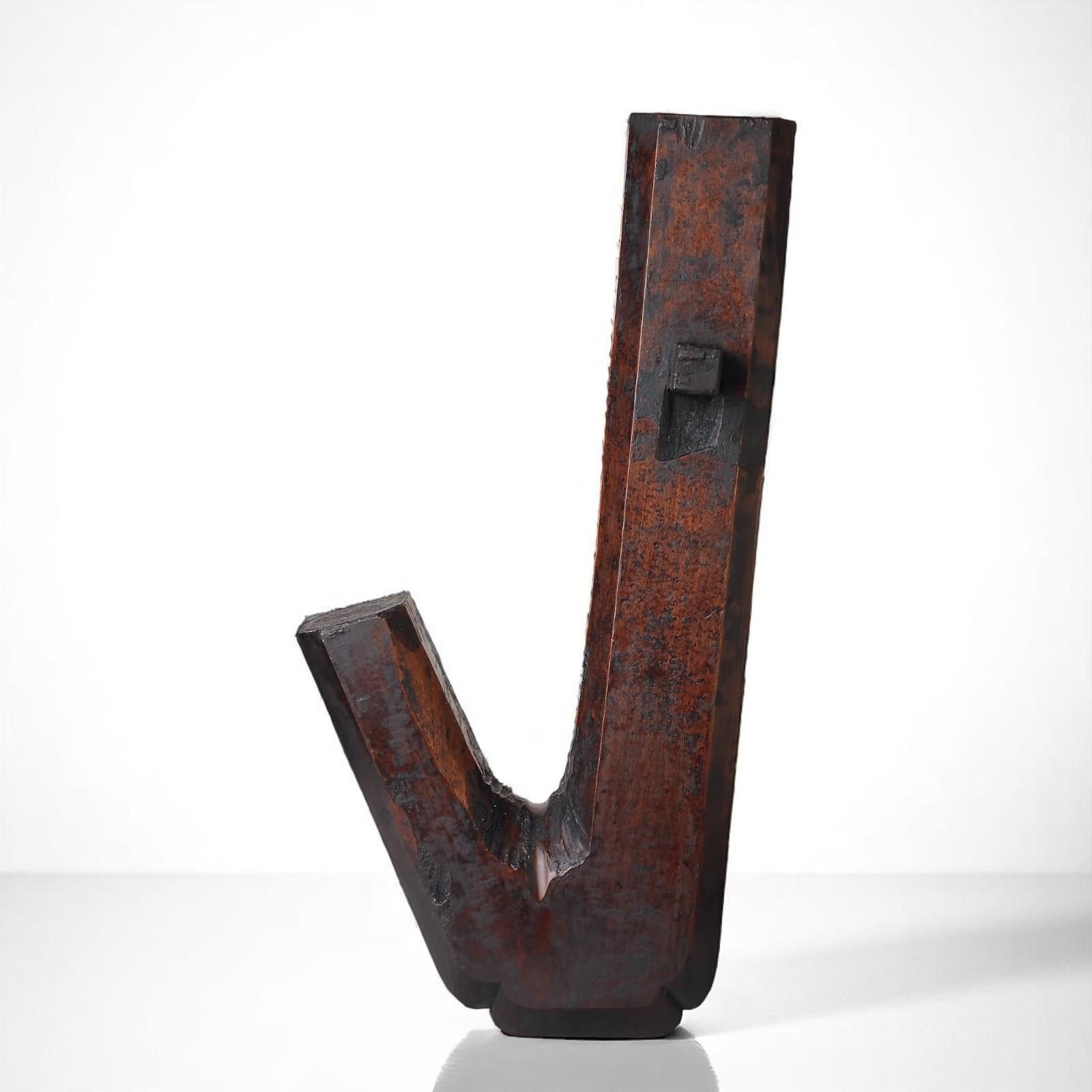 Unusual and Very Rare Edo Period Brazier Hook in Keyaki Wood, 19th Century For Sale 4