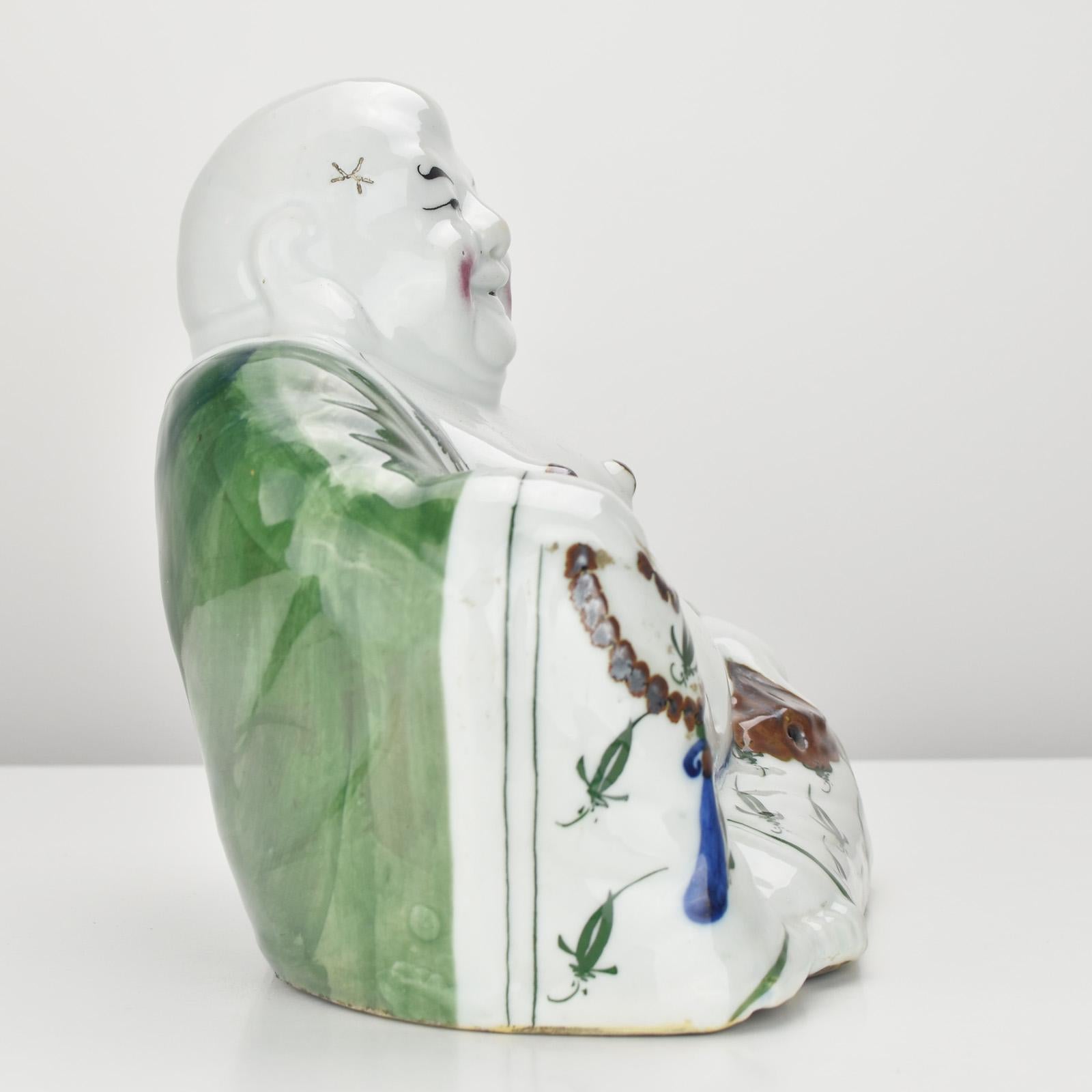 Ungewöhnlicher antiker chinesischer Qing-Porzellan-Lachender Buddha Sancai, glasiert um 1920  im Angebot 1