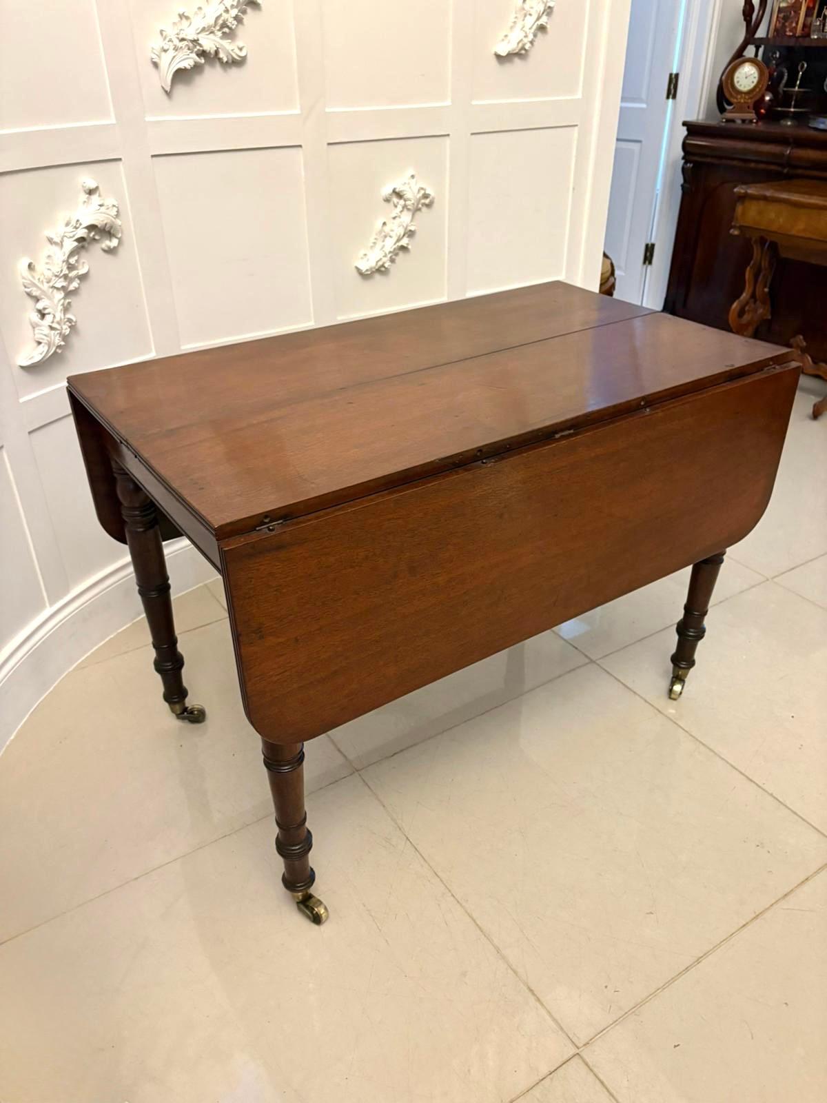 Autre Inhabituelle table de salle à manger Pembroke à rallonge extensible en acajou de qualité supérieure à 8 mers en vente