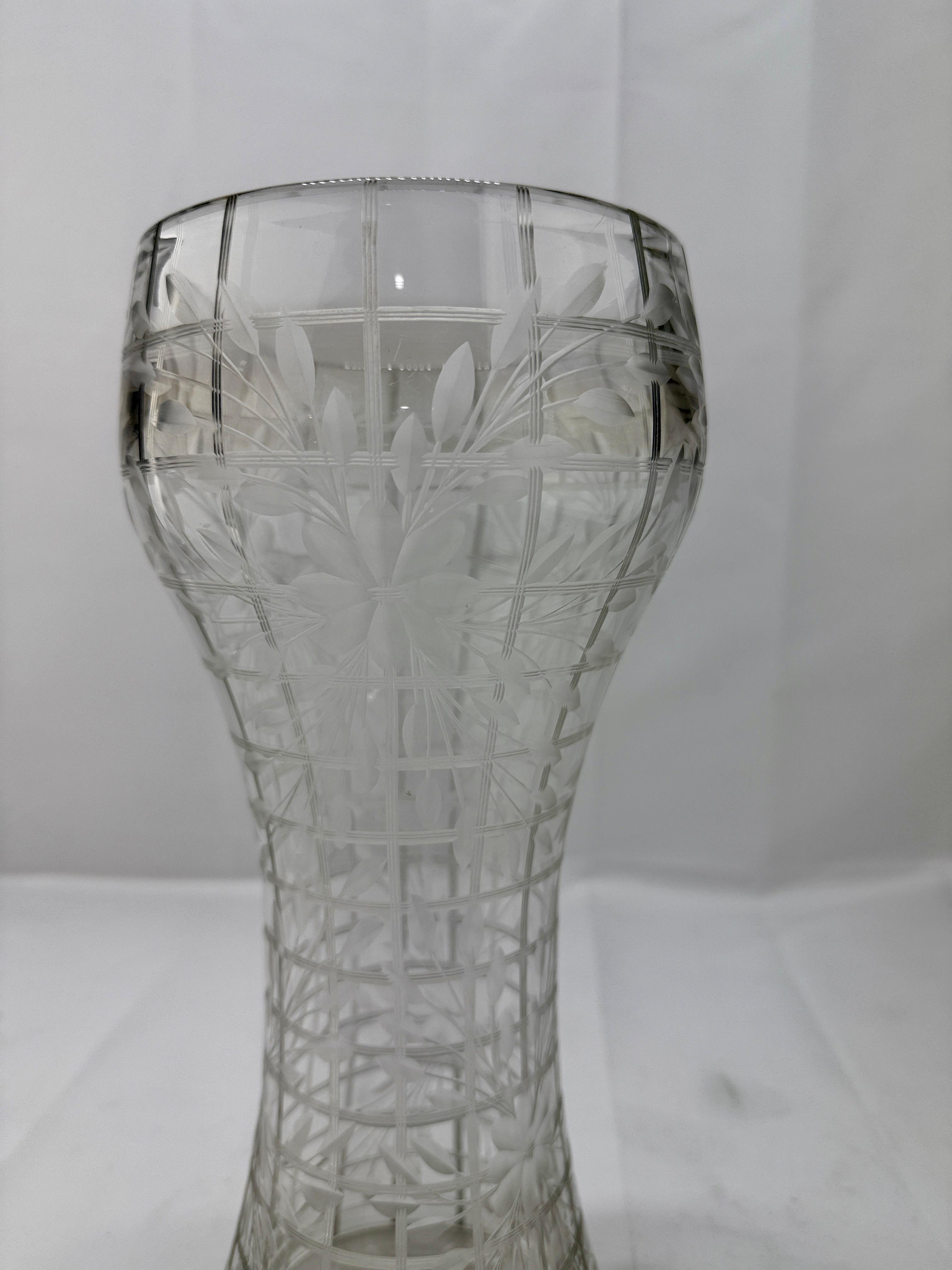 Unusual Antique American Intaglio Cut Glass Panel & Floral Vase In Good Condition In Atlanta, GA