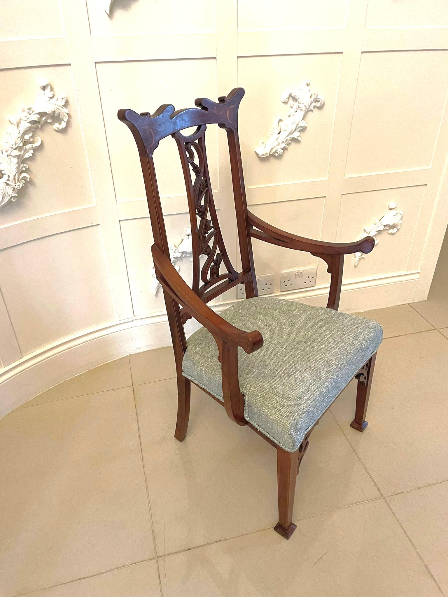 Art nouveau Chaise d'enfant inhabituelle en acajou incrusté de qualité Art Nouveau ancien en vente