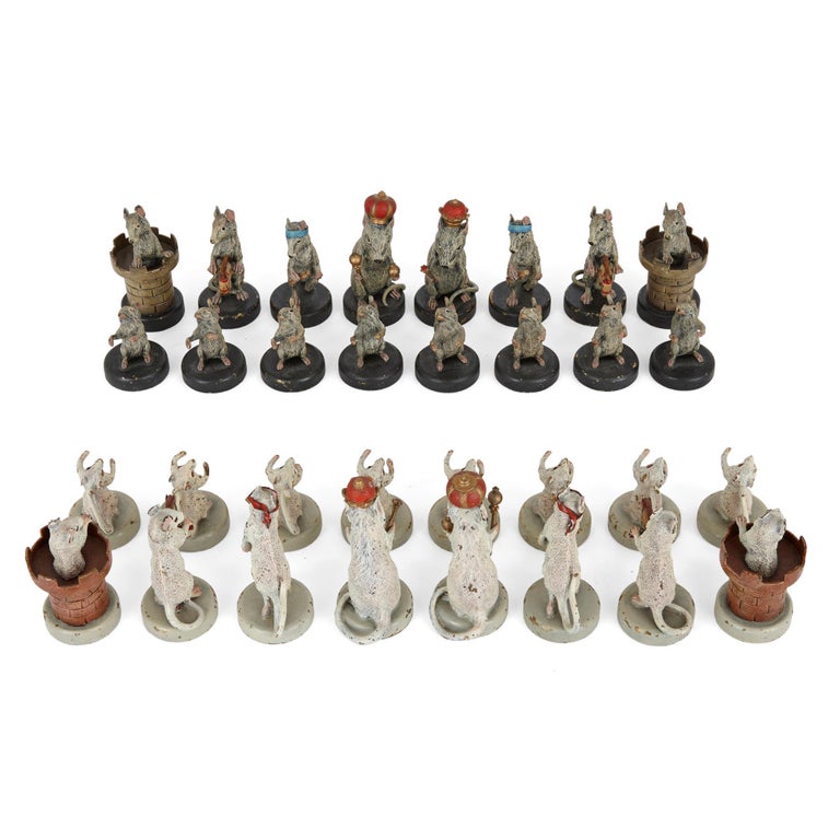 Unusual Antique Austrian Bronze Chess Set by Franz Bergman In Good Condition For Sale In London, GB