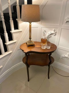 Insolito tavolo da lampada intarsiato in mogano di qualità antica edoardiana