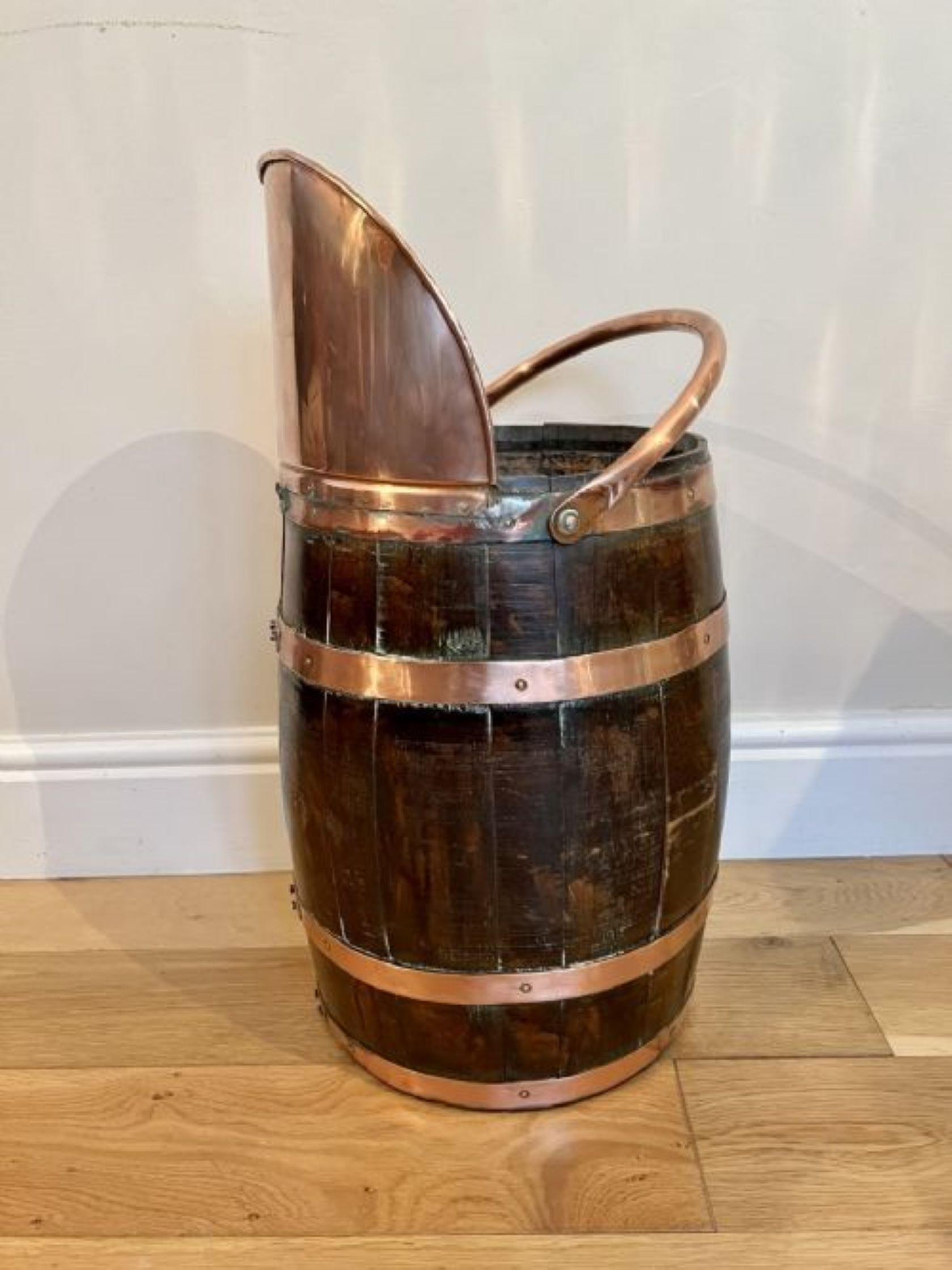 Unusual antique Edwardian quality oak copper bounded coal bucket  For Sale 2