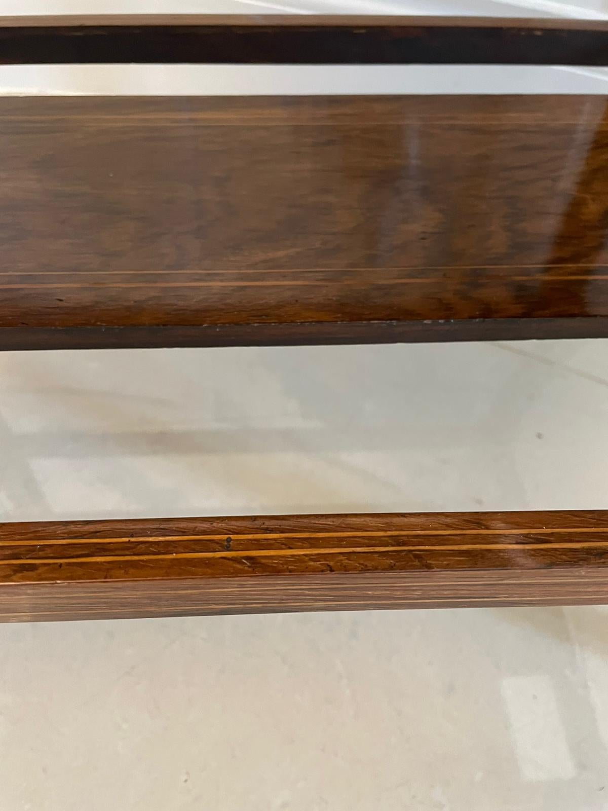 Inhabituelle table centrale édouardienne ancienne de qualité en bois de rose incrusté en vente 2