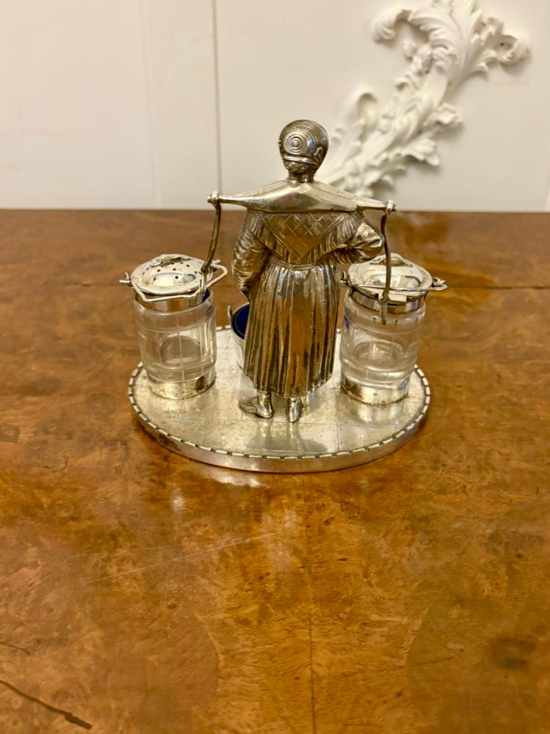 Antiguo e inusual juego de vinagreras con baño de plata de calidad eduardiana Eduardiano en venta