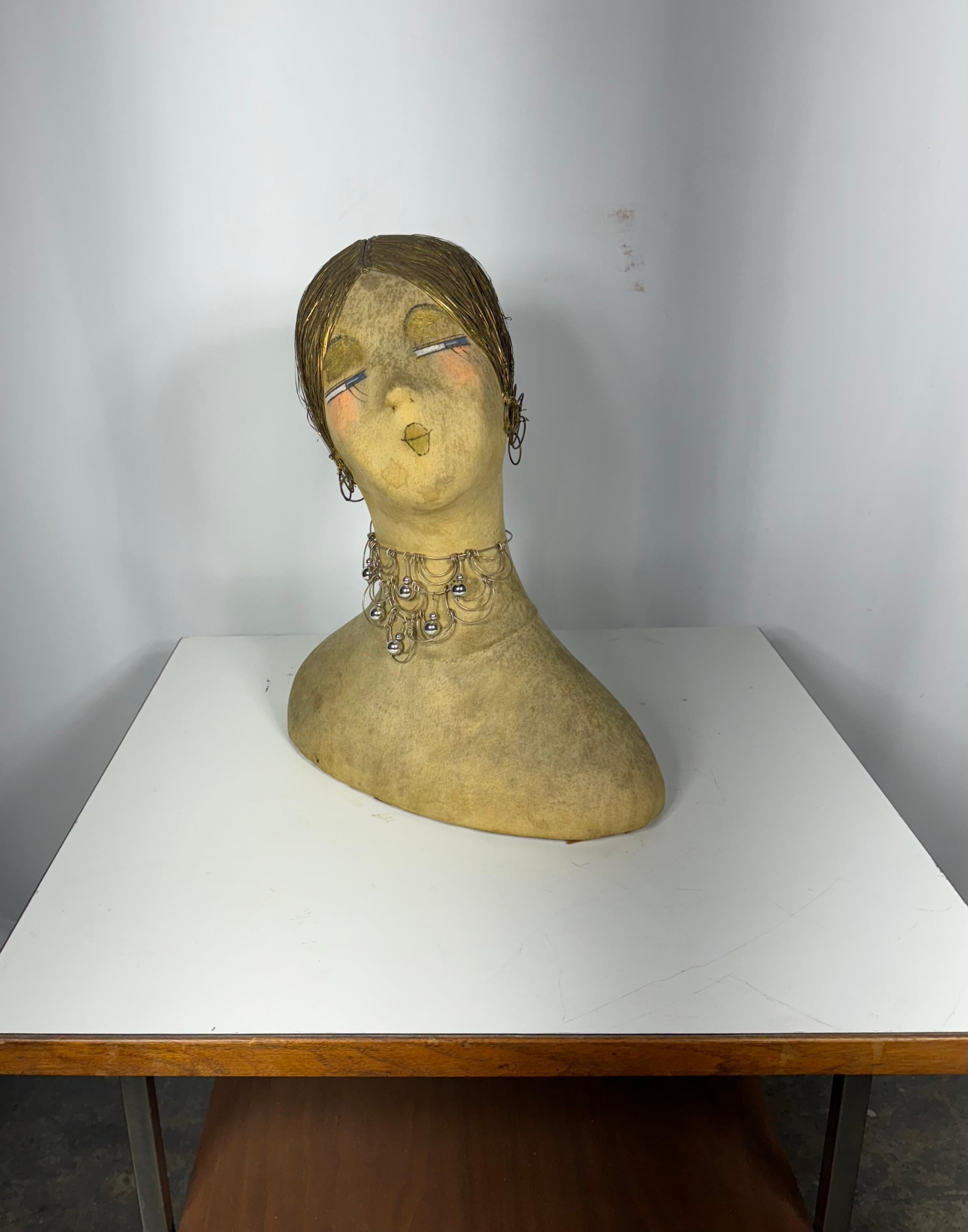 Cabeza de maniquí de exposición inusual Antique / French Art Deco 1920s/Pelo de hilo de latón principios del siglo XX en venta