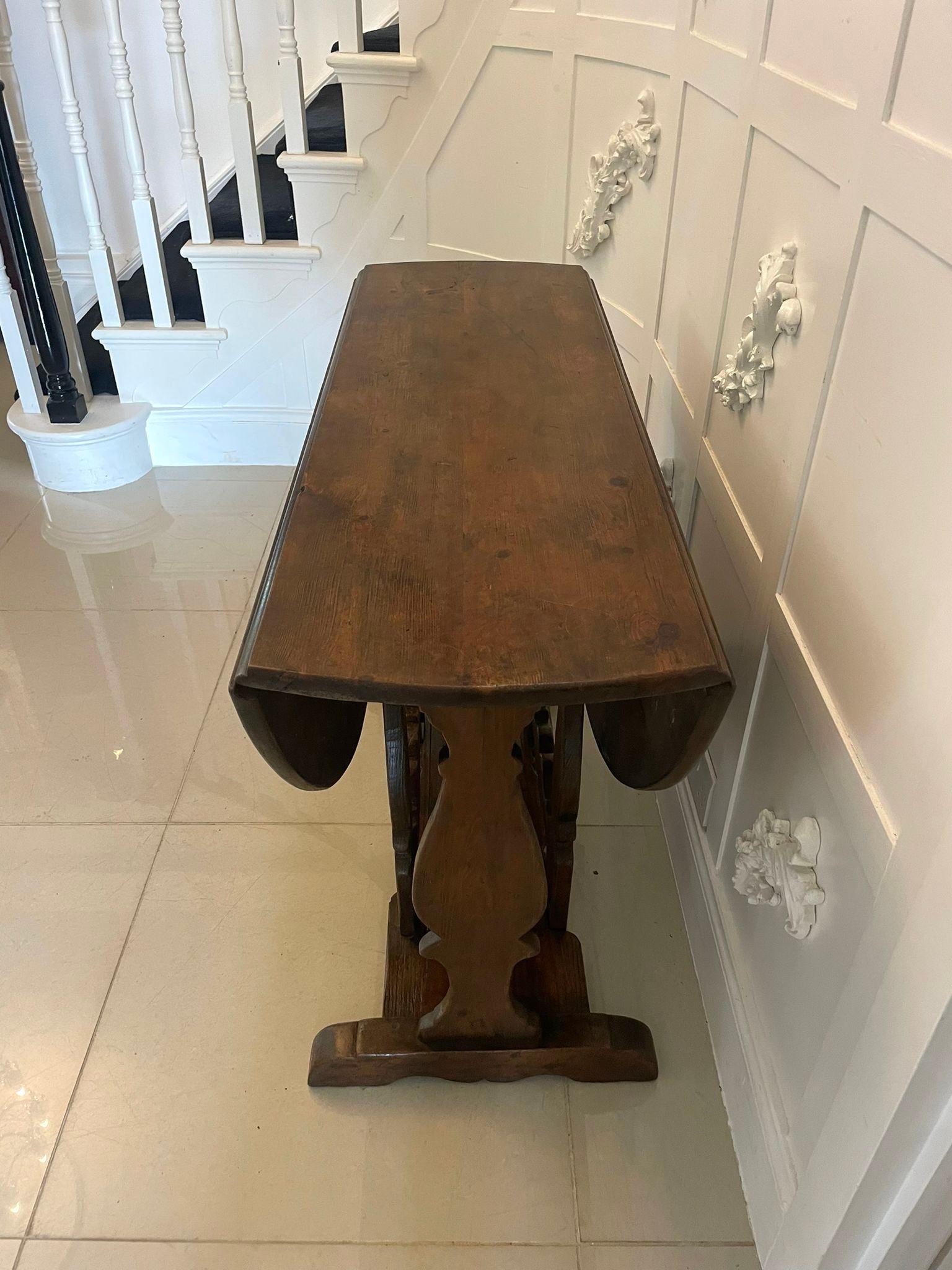 Inusual mesa de pino de hoja caída Jorge III antiguo en venta 3