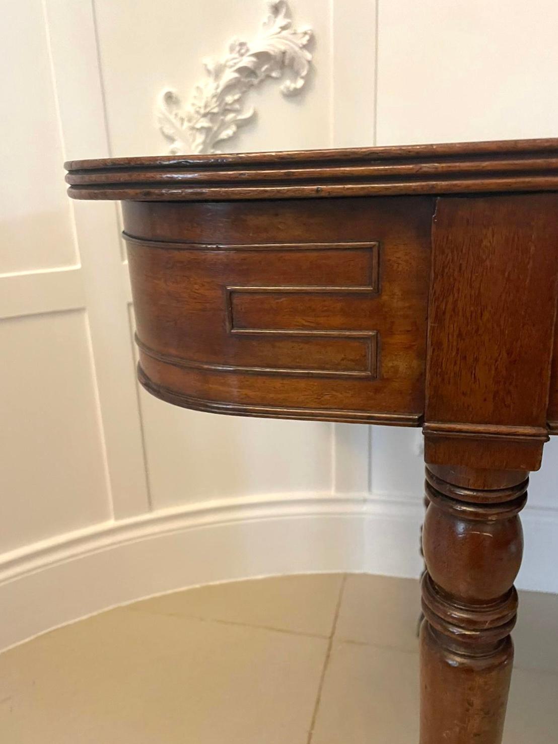 Inhabituelle table console ancienne en acajou de qualité George III en vente 3