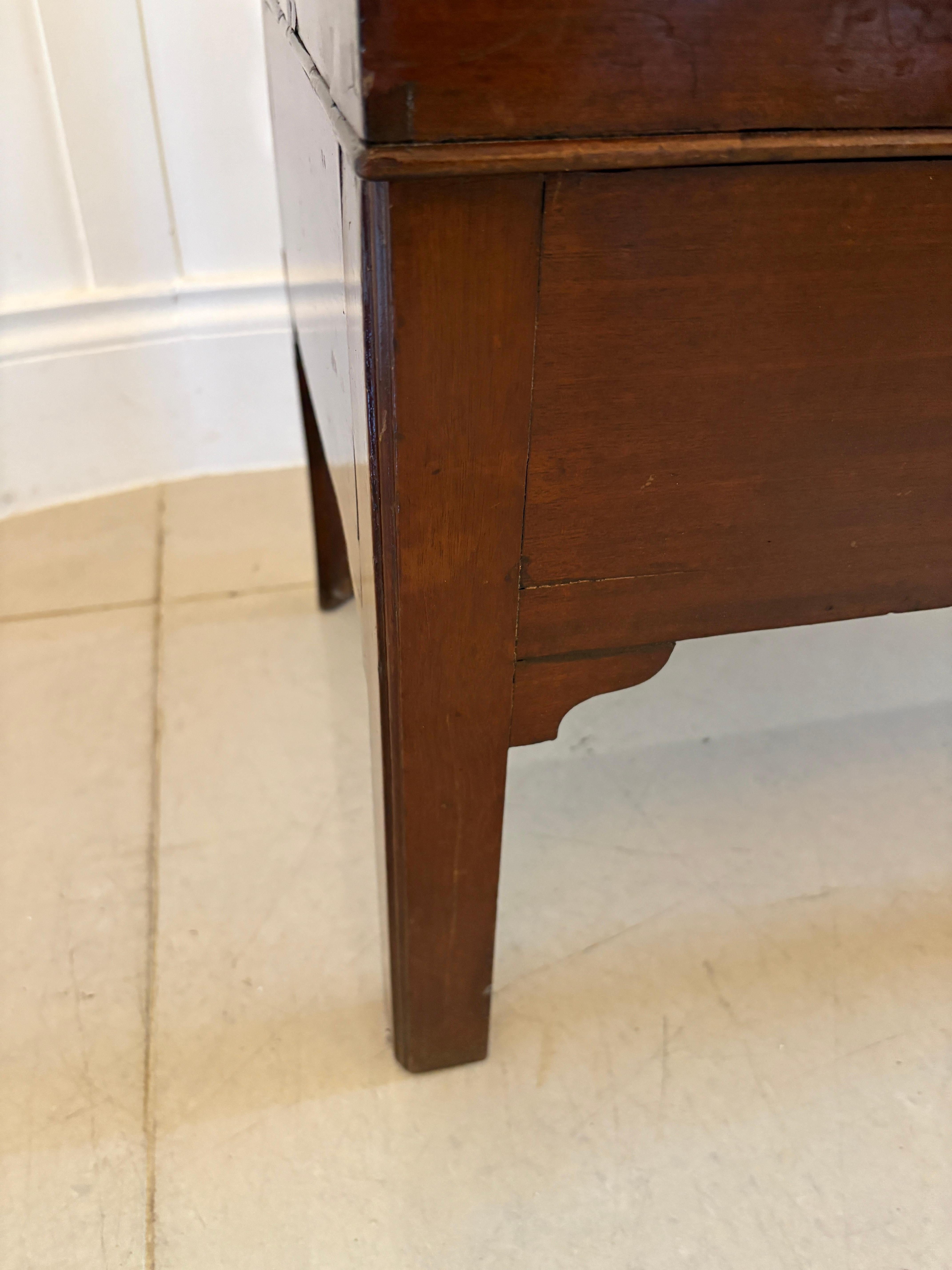 XIXe siècle Stand à bouteilles et sous-verre sur pied en acajou de qualité George III, inhabituel et ancien en vente