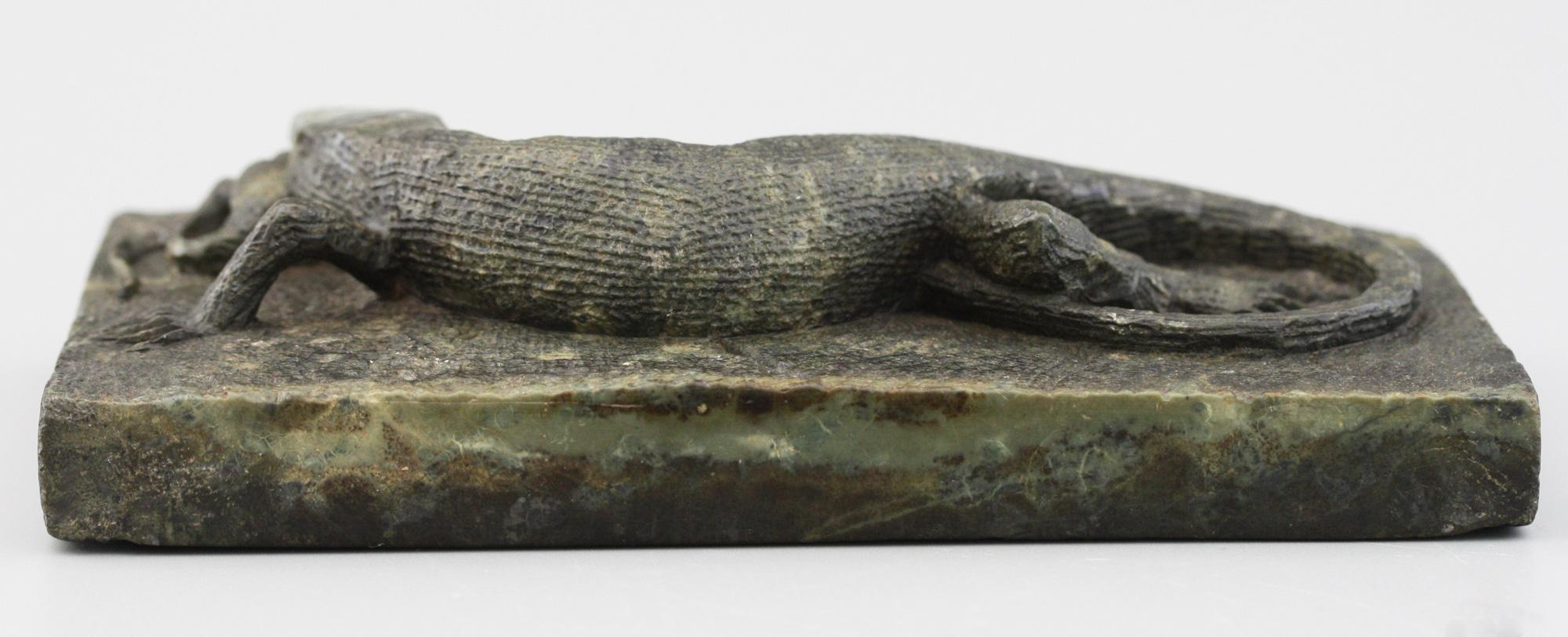 Unusual Antique Hand Carved Lizard and Prey Hard Stone Desk Weight, 19th Century For Sale 1