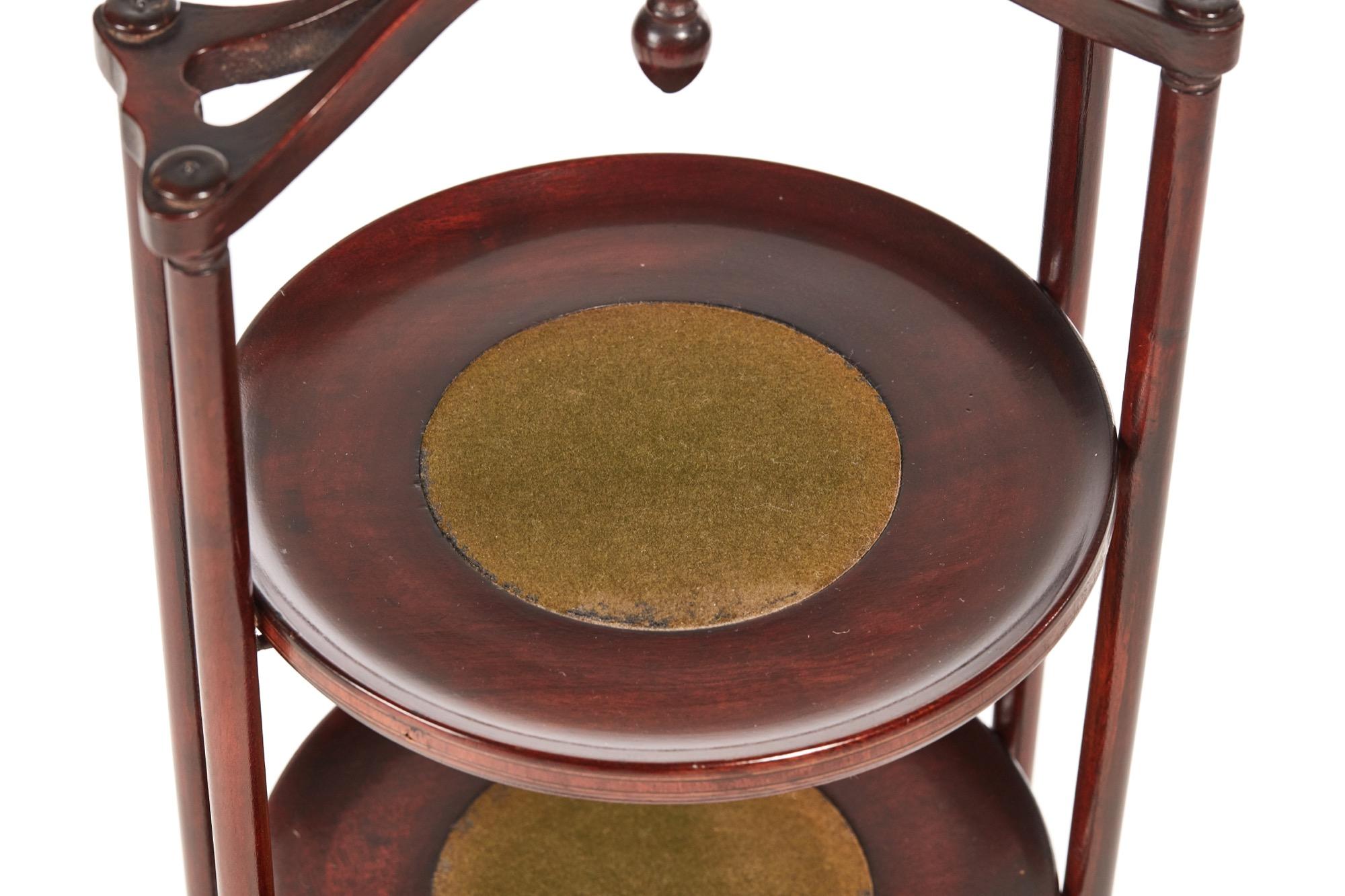 Ungewöhnliche antike Intarsien Mahagoni 3-Tier-Kuchen Stand (20. Jahrhundert) im Angebot