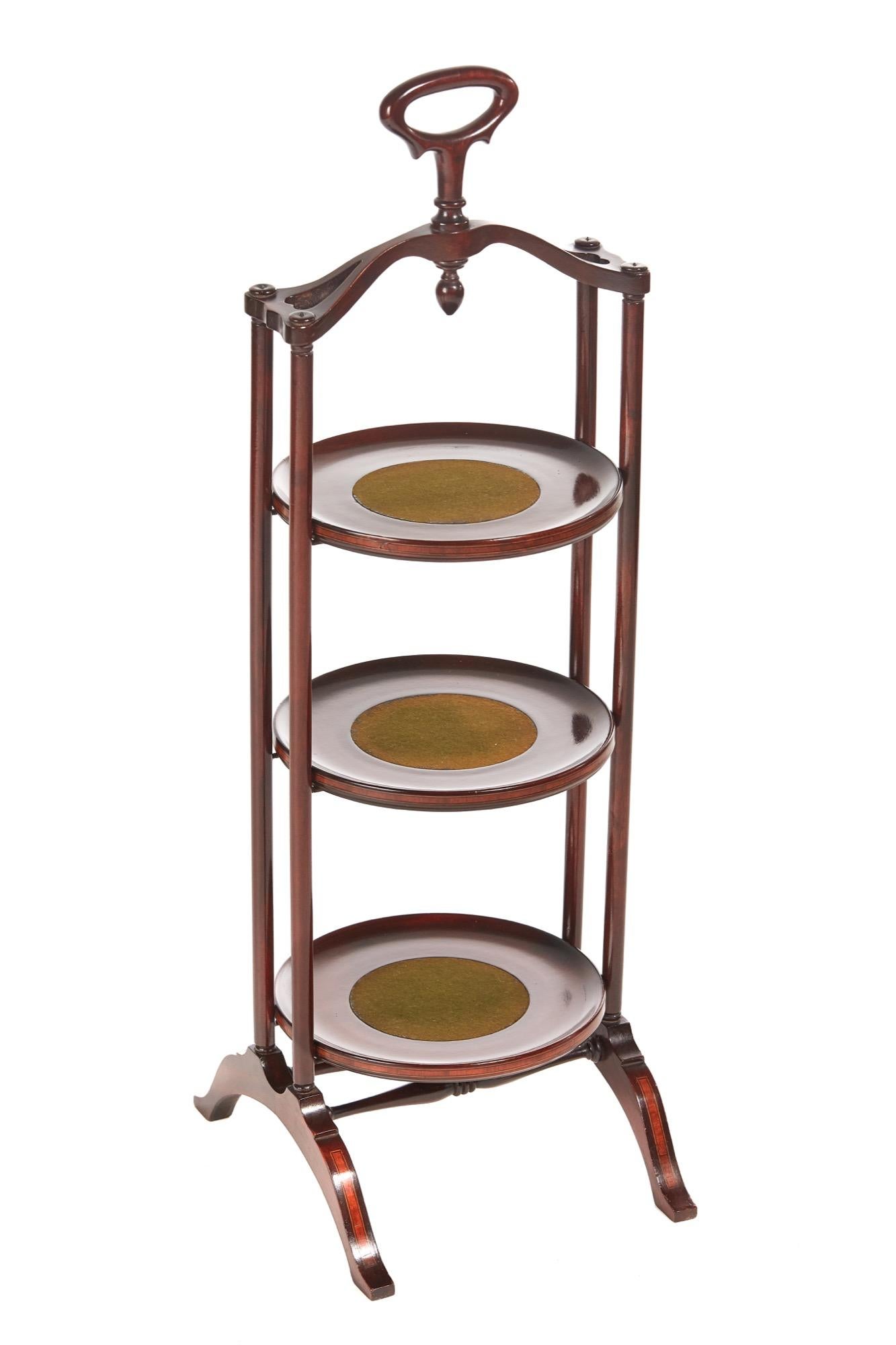 Ungewöhnliche antike Intarsien Mahagoni 3-Tier-Kuchen Stand im Angebot 1