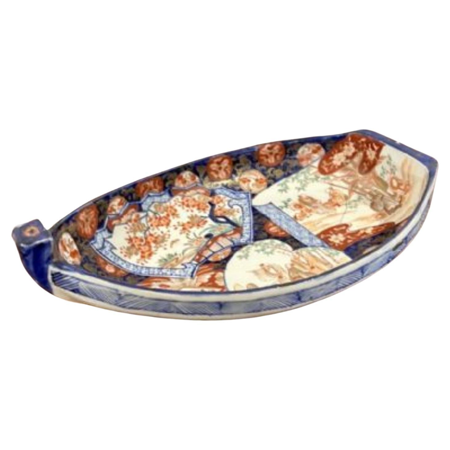 Unusual antique Japanese quality Imari boat shaped dish For Sale