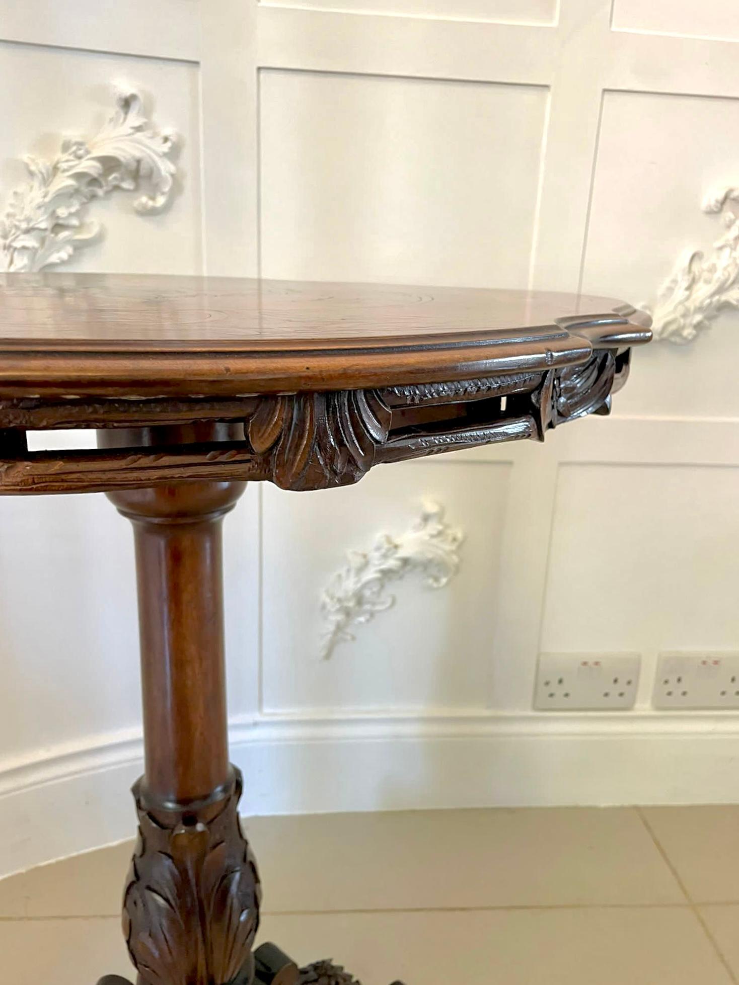Table inhabituelle en marqueterie de noyer de qualité ancienne, Swiss Forest en vente 7