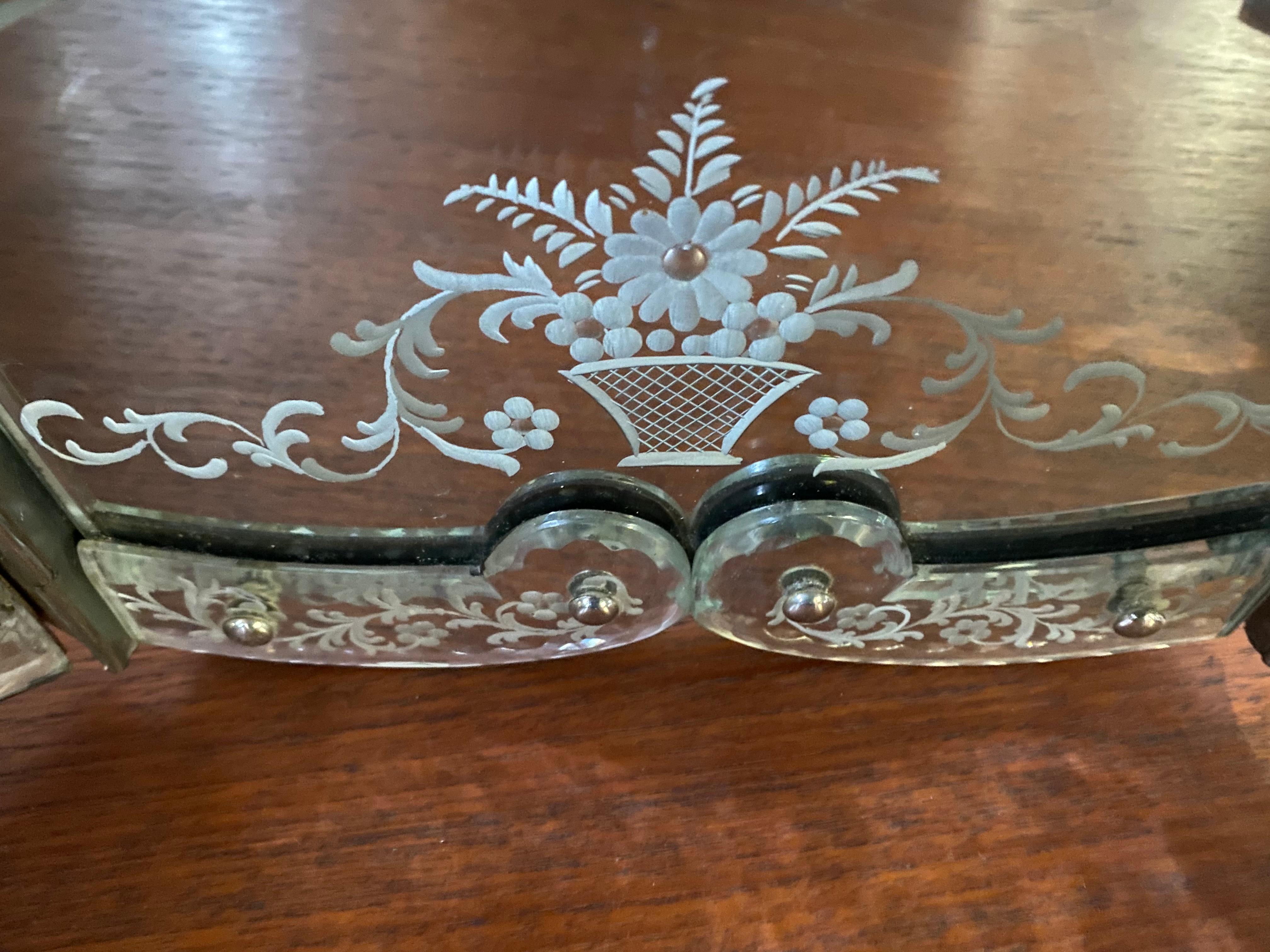 venetian tri fold mirror