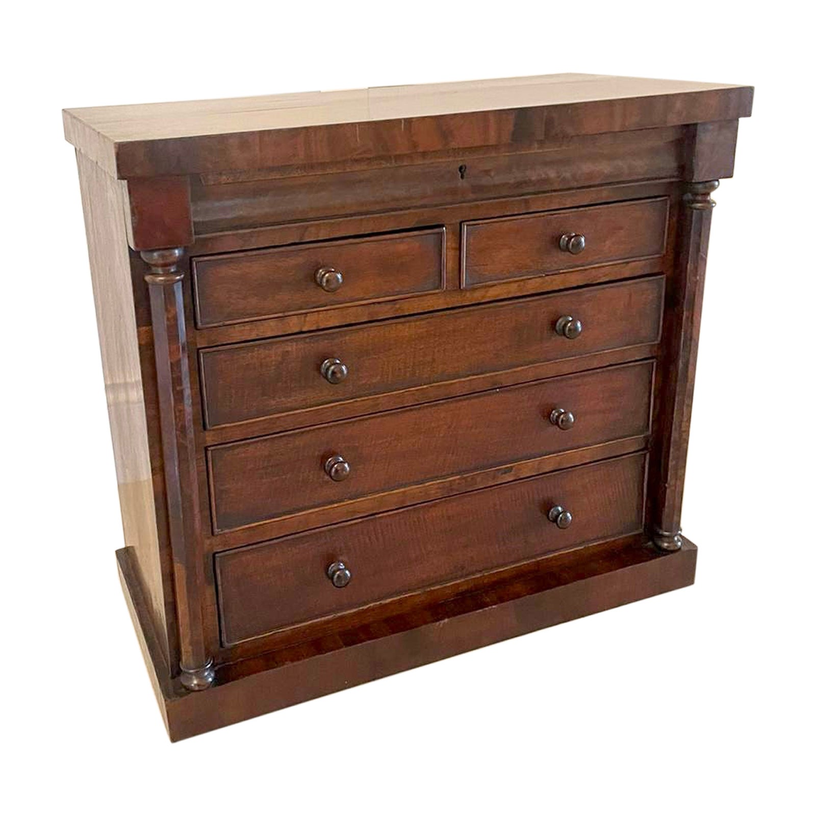 Inhabituelle commode à tiroirs en acajou de qualité Miniature victorienne ancienne