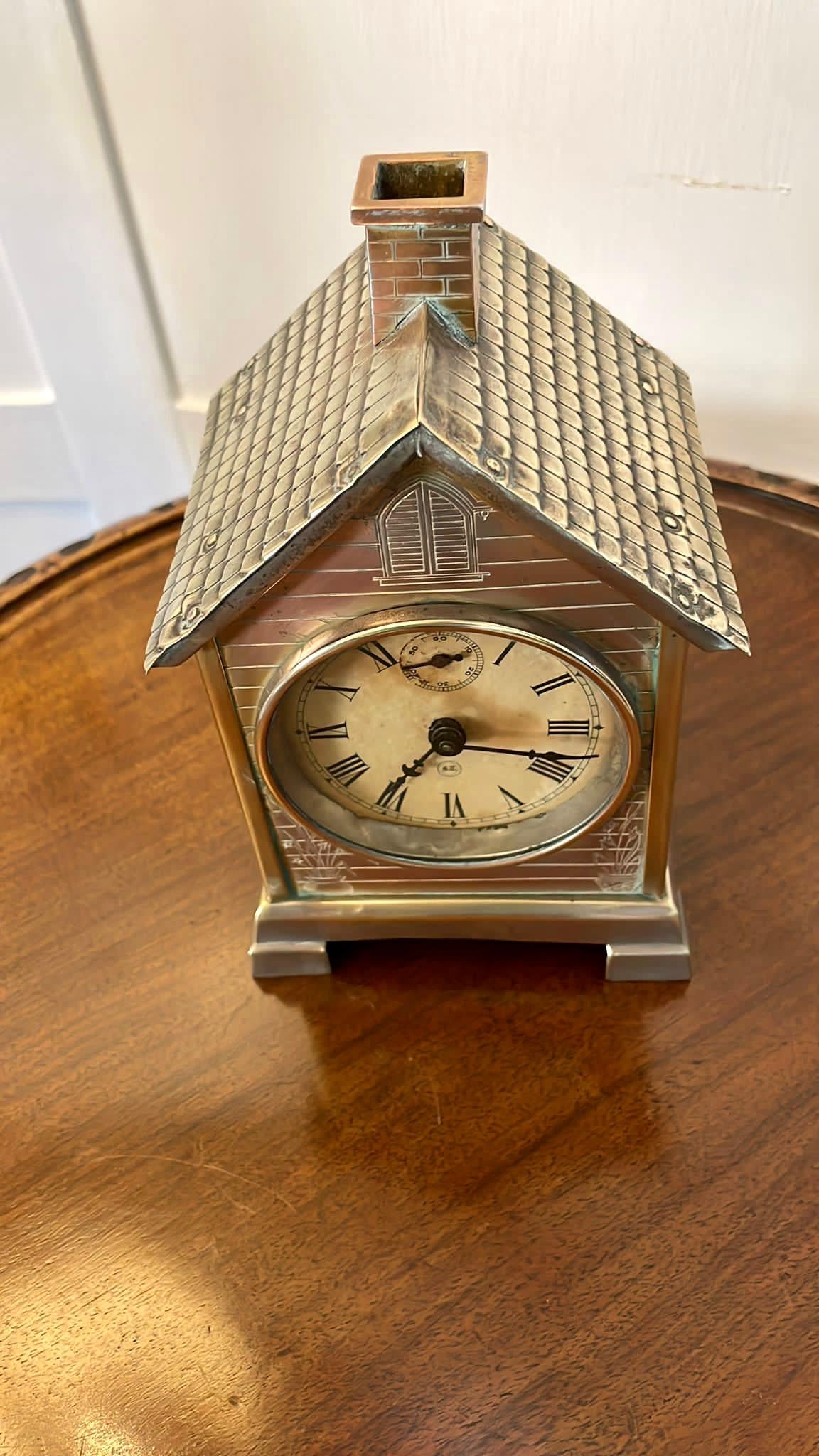 Anglais Insolite horloge de bureau ancienne en laiton ornée de l'époque victorienne par Seth Thomas en vente