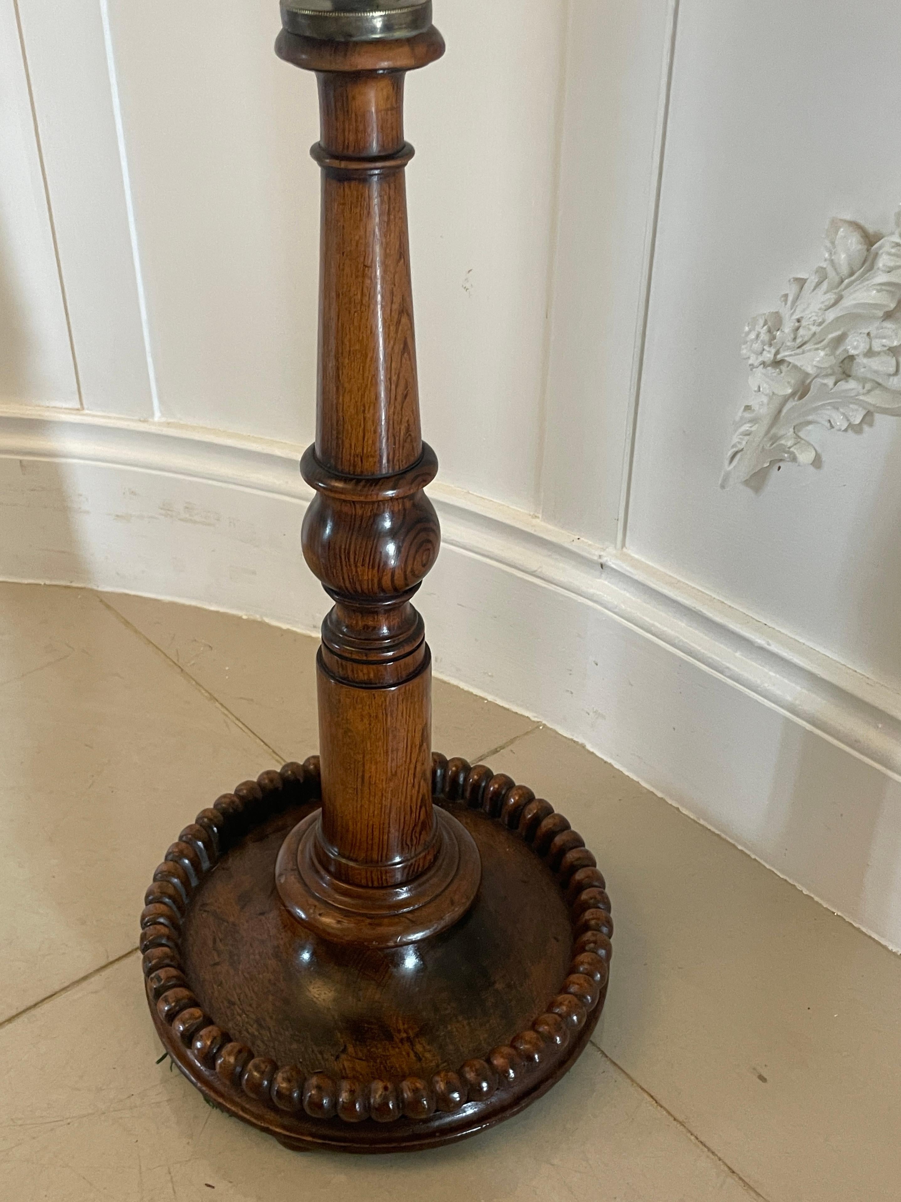 Unusual Antique Victorian Quality Burr Walnut Lamp Table In Good Condition In Suffolk, GB