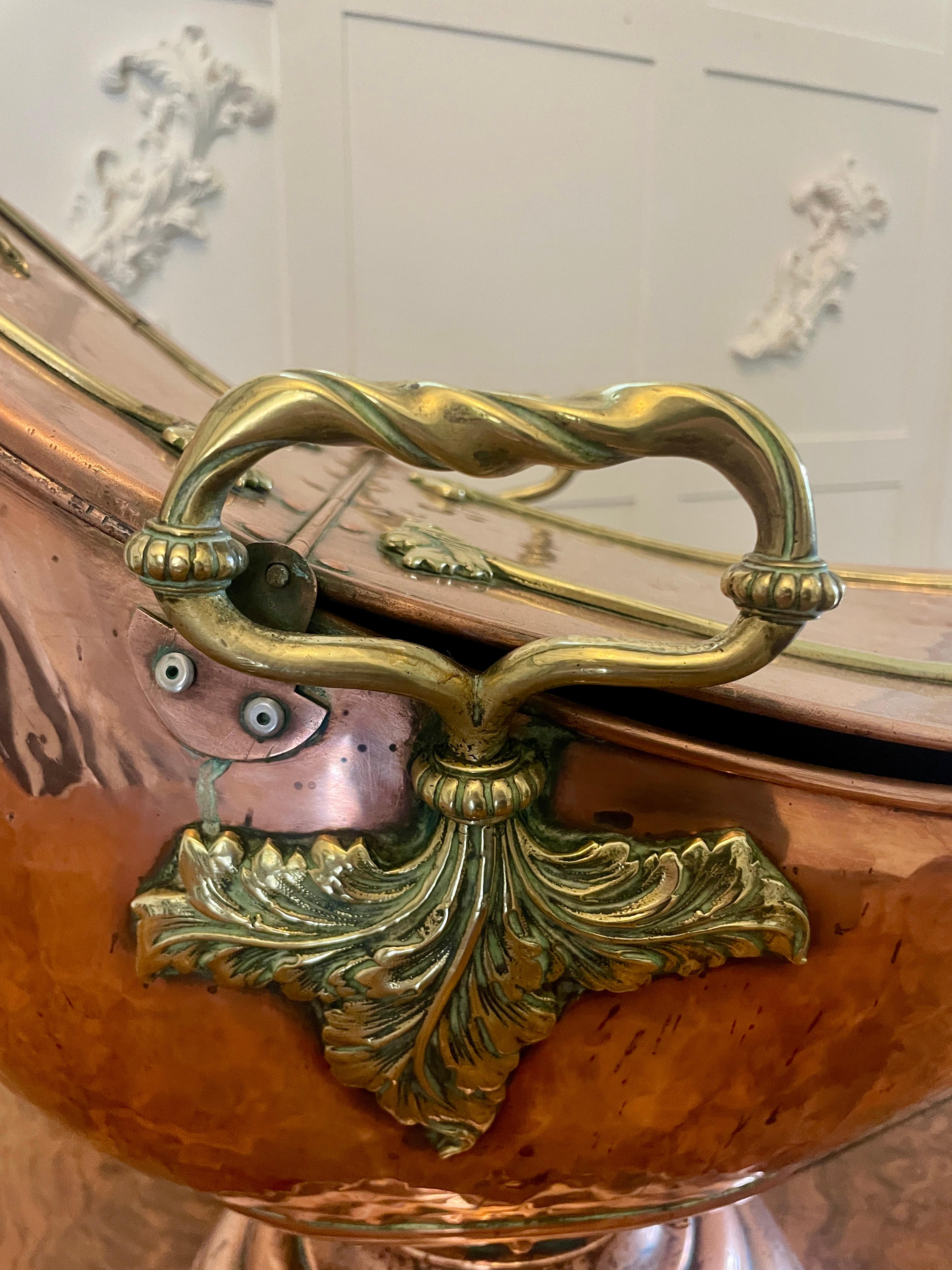 Unusual Antique Victorian Quality Copper and Brass Large Coal Scuttle  For Sale 1