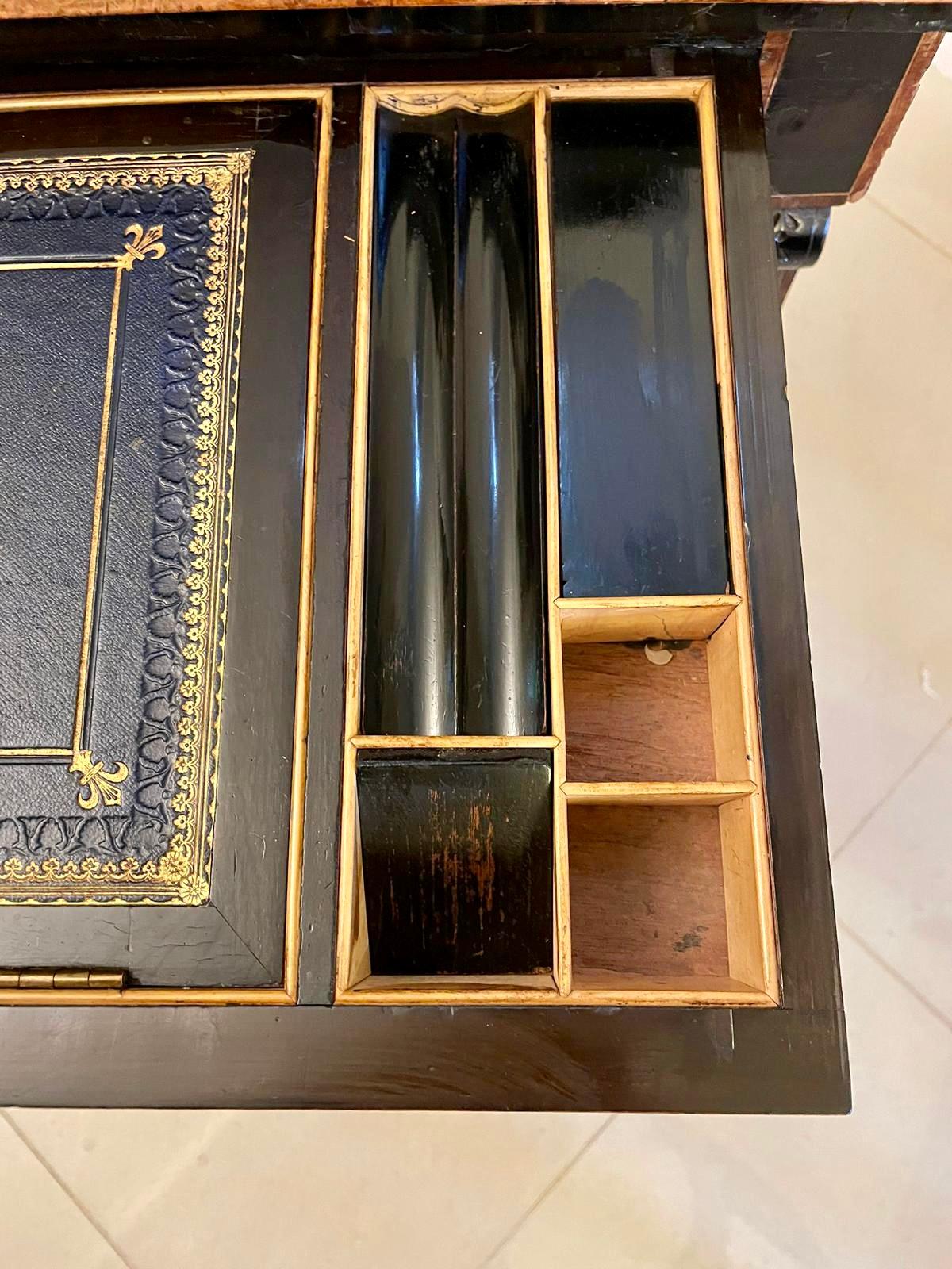 Ungewöhnlicher antiker Schreibtisch in viktorianischer Qualität mit Intarsien aus ebonisiertem Walnussholz und Wurzelholz  im Angebot 10